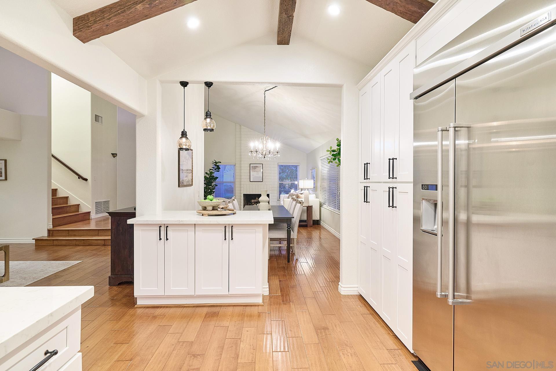 Detail Gallery Image 7 of 44 For 10585  Canyon Lake, San Diego,  CA 92131 - 6 Beds | 3/1 Baths