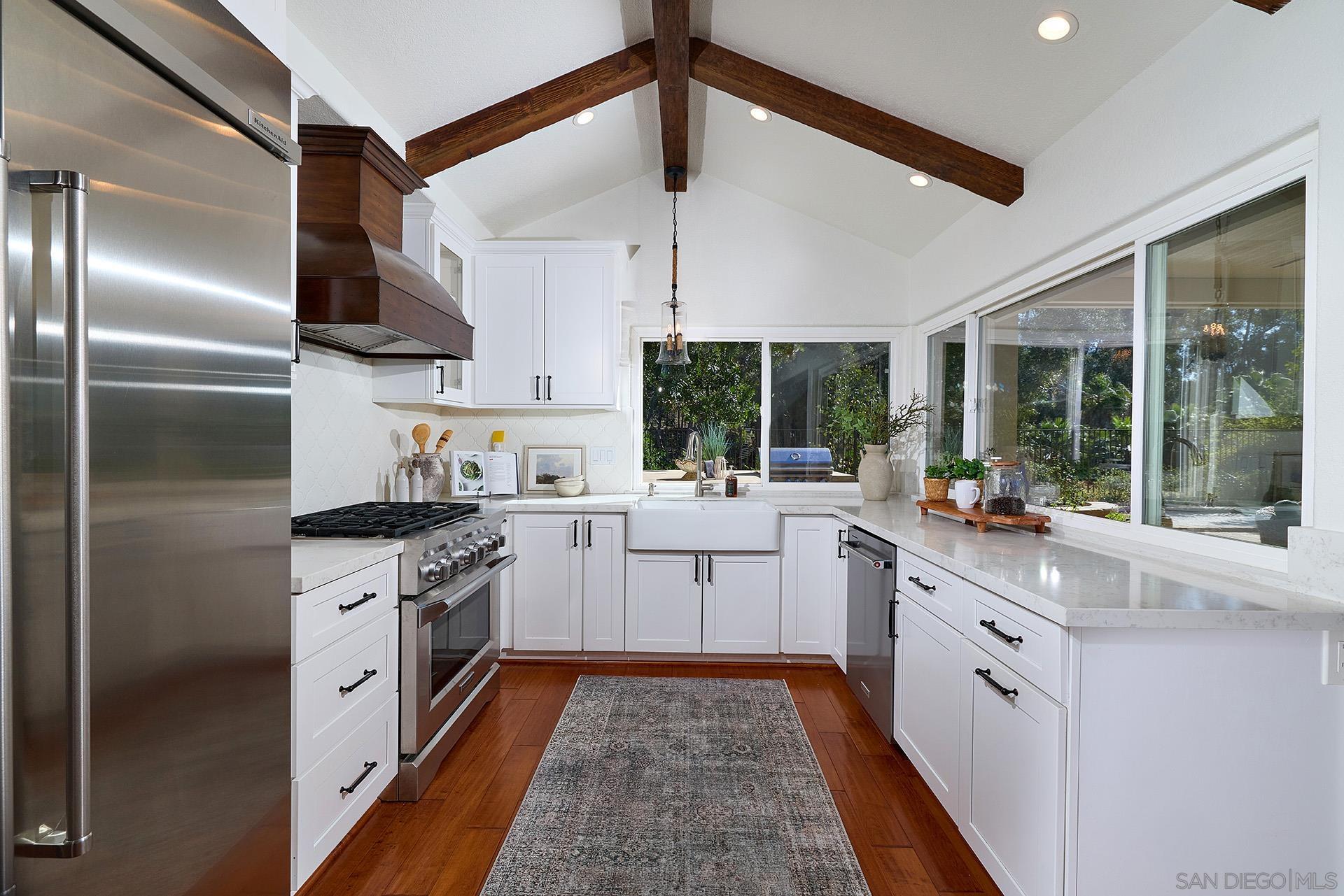 Detail Gallery Image 9 of 44 For 10585  Canyon Lake, San Diego,  CA 92131 - 6 Beds | 3/1 Baths