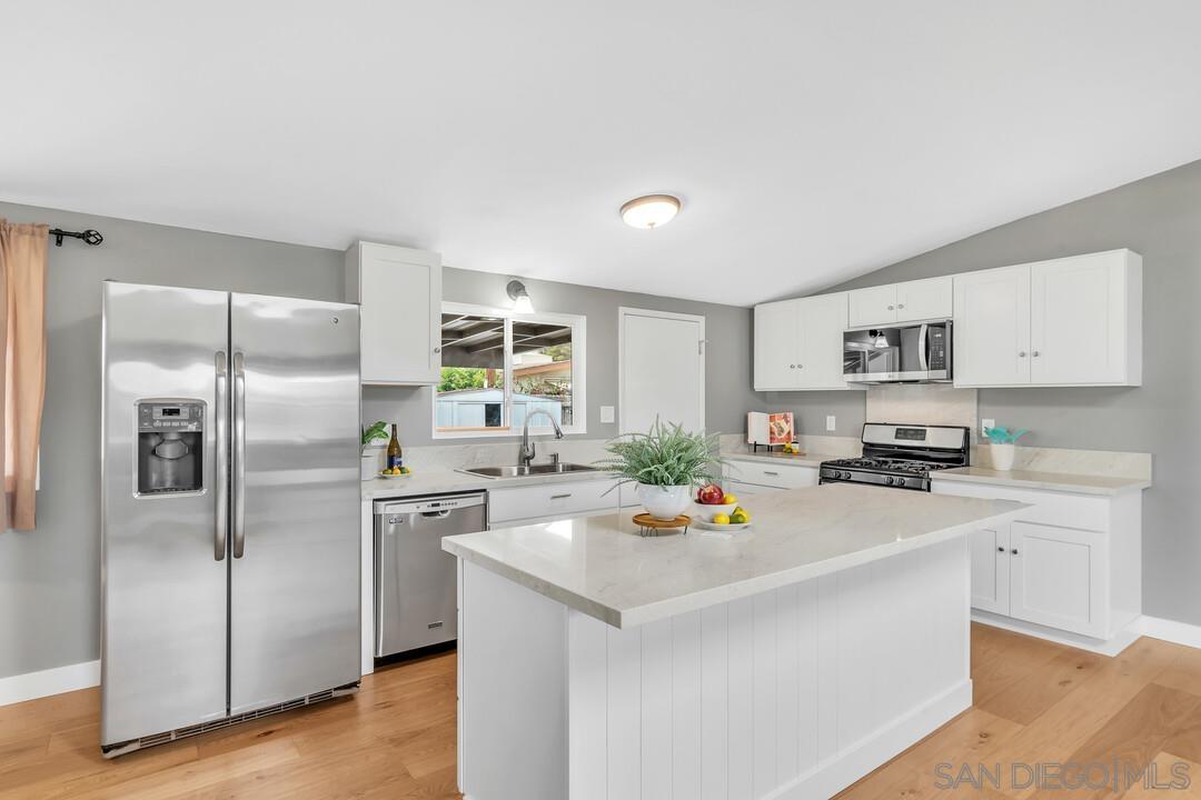 Front Image Thumbnail for SD260007813