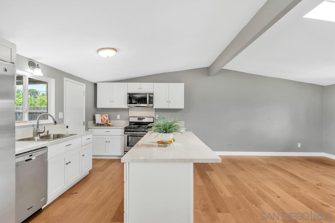 Detail Gallery Image 11 of 24 For 536  Rogue Rd, El Cajon,  CA 92020 - 3 Beds | 2 Baths