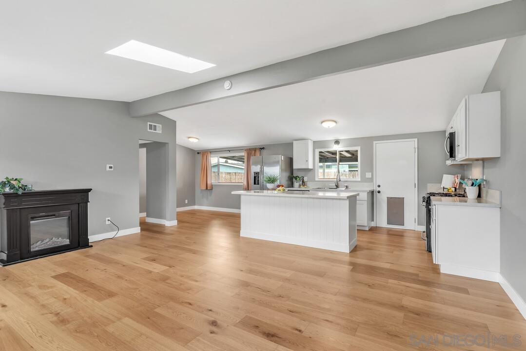 Detail Gallery Image 3 of 24 For 536  Rogue Rd, El Cajon,  CA 92020 - 3 Beds | 2 Baths