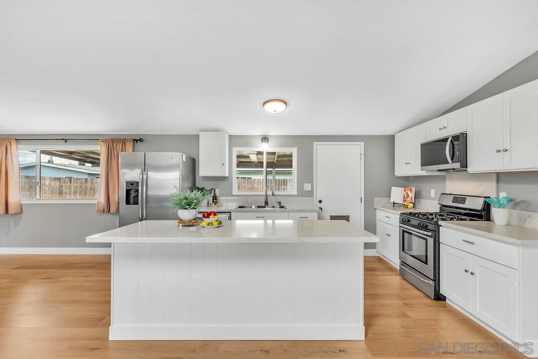 Detail Gallery Image 6 of 24 For 536  Rogue Rd, El Cajon,  CA 92020 - 3 Beds | 2 Baths