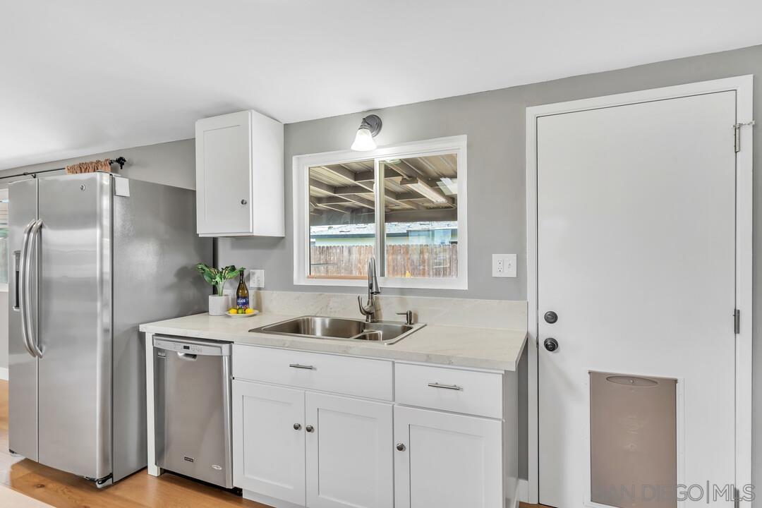 Detail Gallery Image 9 of 24 For 536  Rogue Rd, El Cajon,  CA 92020 - 3 Beds | 2 Baths