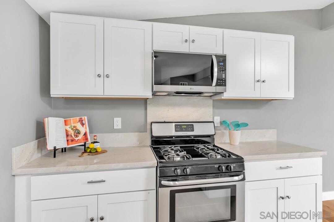 Detail Gallery Image 10 of 24 For 536  Rogue Rd, El Cajon,  CA 92020 - 3 Beds | 2 Baths