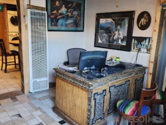 Detail Gallery Image 11 of 19 For 4862  Voltaire, San Diego,  CA 92107 - 5 Beds | 3/1 Baths