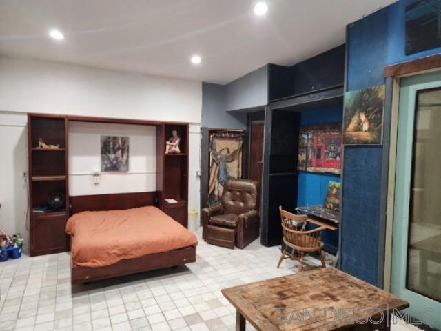 Detail Gallery Image 17 of 19 For 4862  Voltaire, San Diego,  CA 92107 - 5 Beds | 3/1 Baths