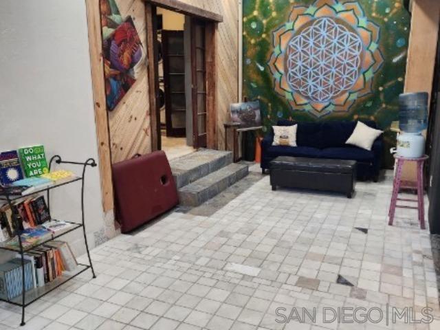 Detail Gallery Image 8 of 19 For 4862  Voltaire, San Diego,  CA 92107 - 5 Beds | 3/1 Baths