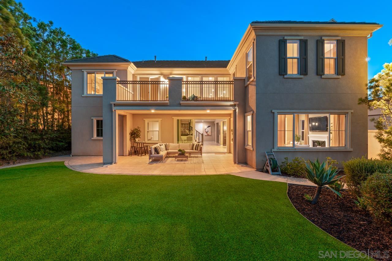 Detail Gallery Image 2 of 33 For 943  Tucana, San Marcos,  CA 92078 - 5 Beds | 4 Baths