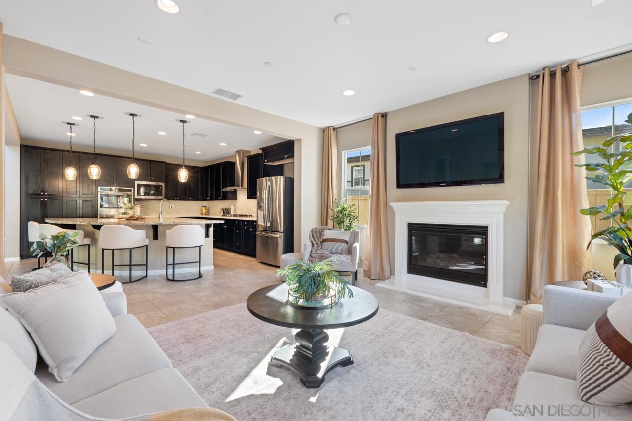 Detail Gallery Image 12 of 33 For 943  Tucana, San Marcos,  CA 92078 - 5 Beds | 4 Baths