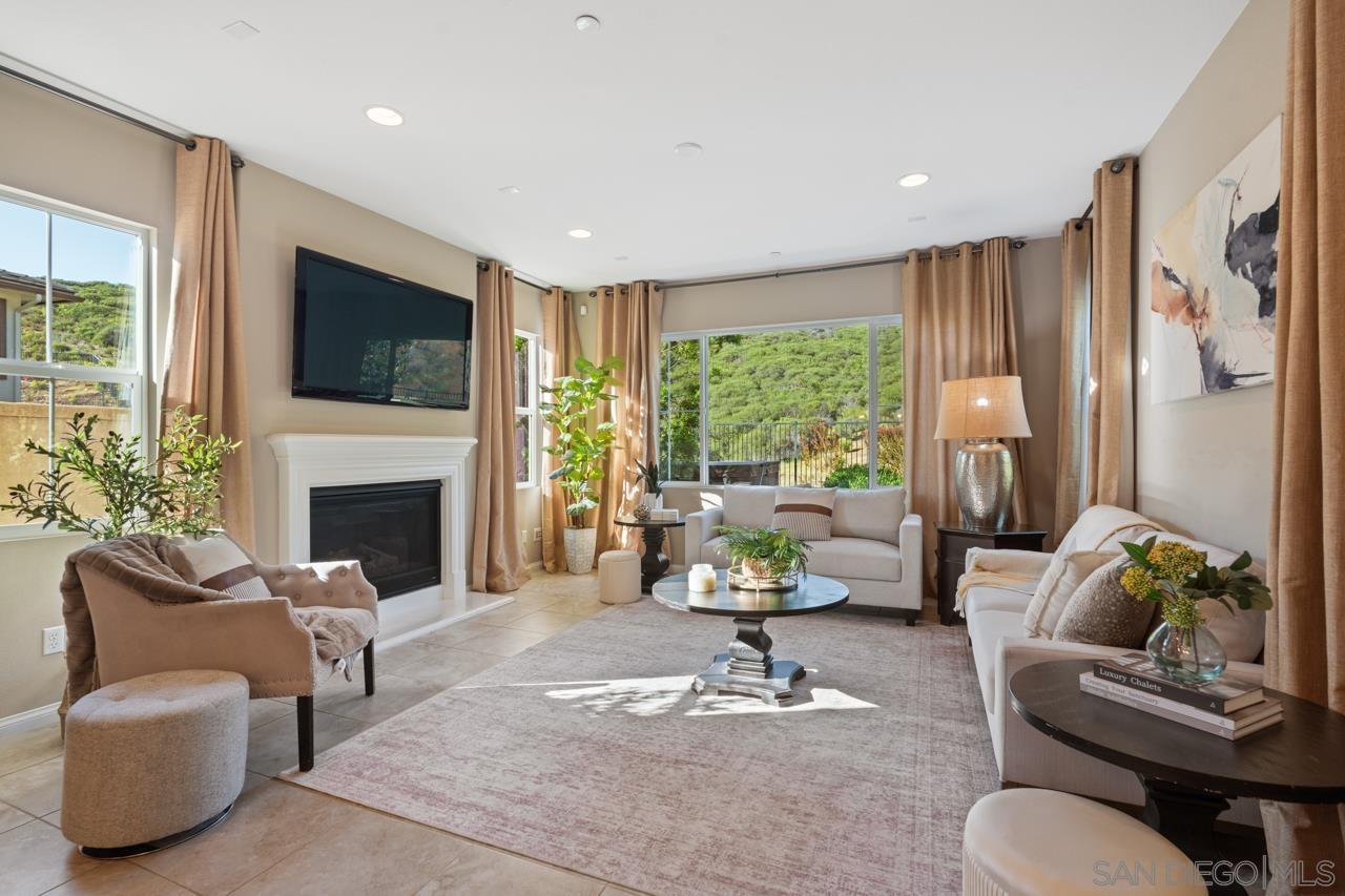 Detail Gallery Image 13 of 33 For 943  Tucana, San Marcos,  CA 92078 - 5 Beds | 4 Baths