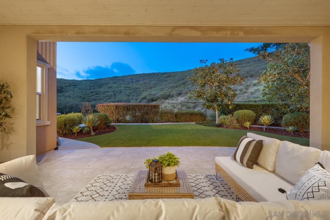 Detail Gallery Image 3 of 33 For 943  Tucana, San Marcos,  CA 92078 - 5 Beds | 4 Baths