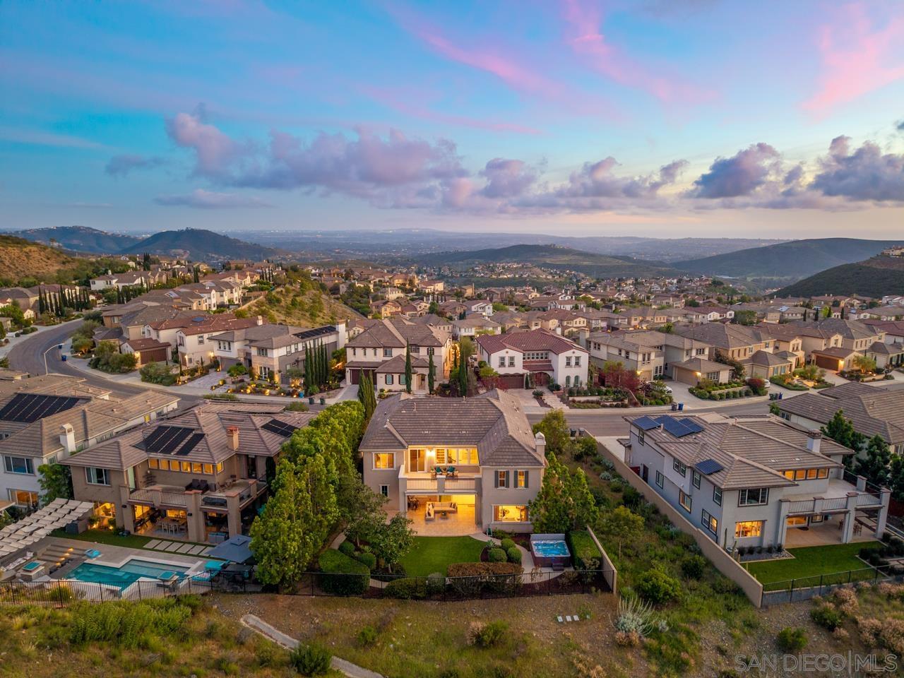 Detail Gallery Image 29 of 33 For 943  Tucana, San Marcos,  CA 92078 - 5 Beds | 4 Baths