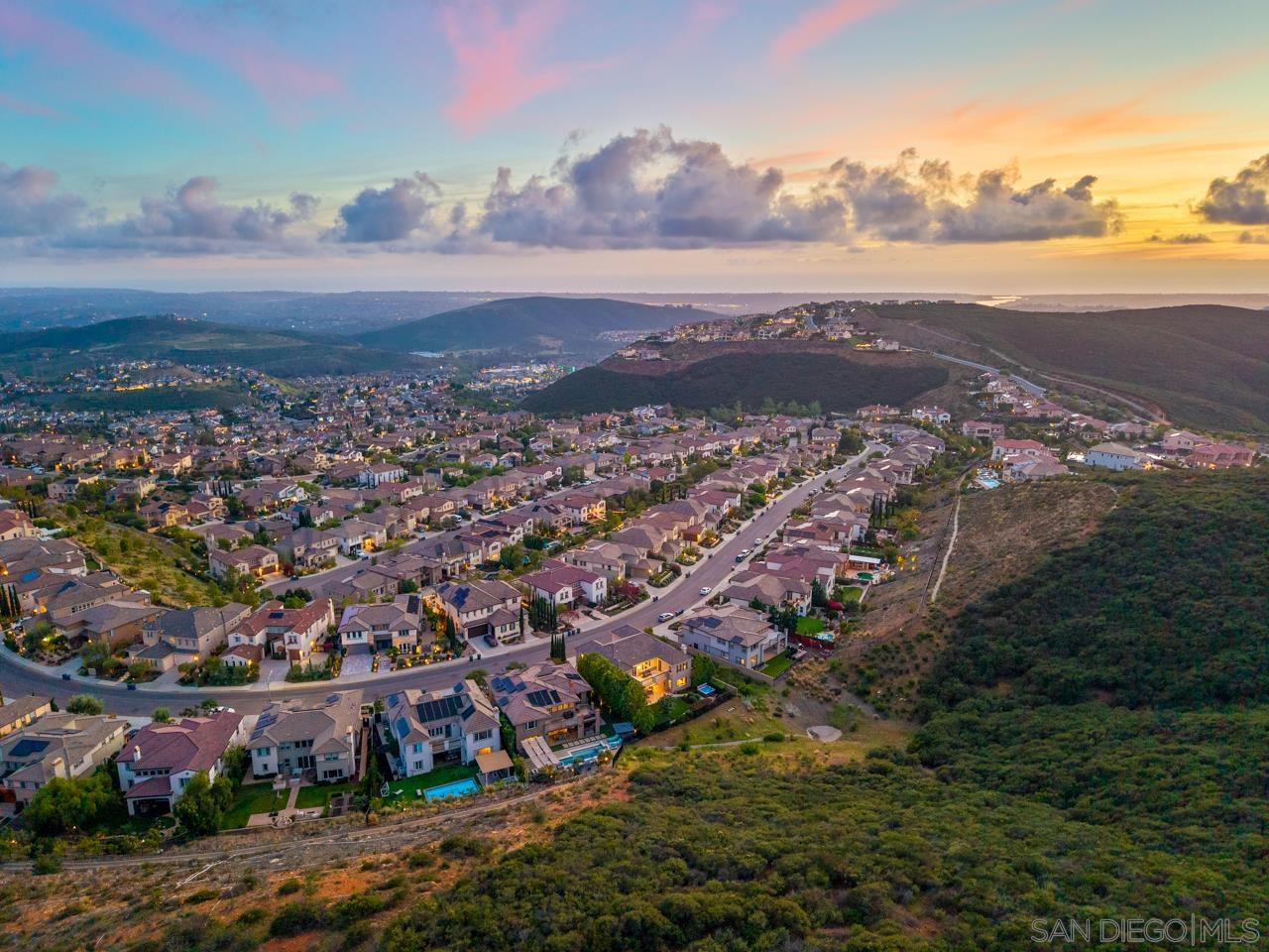 Detail Gallery Image 31 of 33 For 943  Tucana, San Marcos,  CA 92078 - 5 Beds | 4 Baths