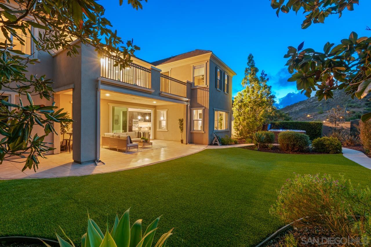 Detail Gallery Image 5 of 33 For 943  Tucana, San Marcos,  CA 92078 - 5 Beds | 4 Baths