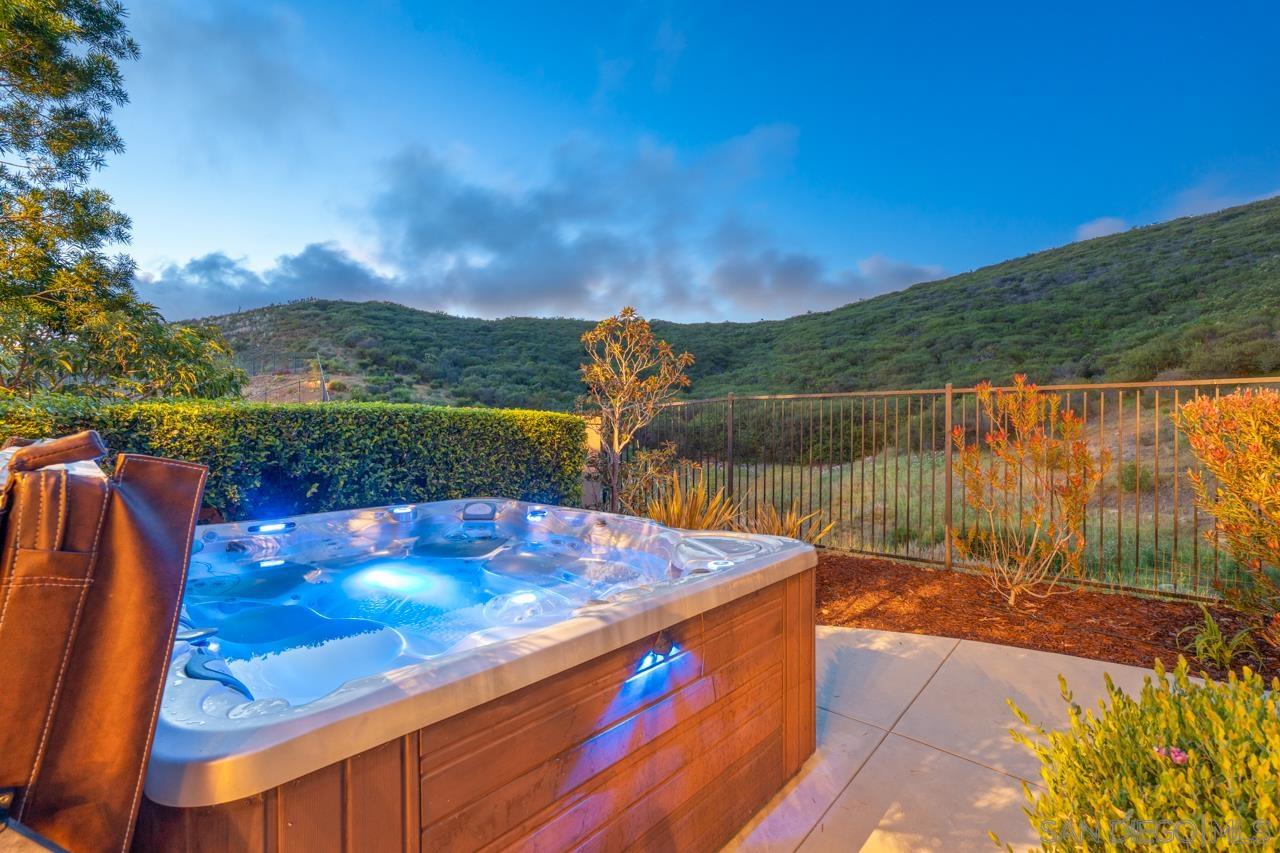 Detail Gallery Image 6 of 33 For 943  Tucana, San Marcos,  CA 92078 - 5 Beds | 4 Baths