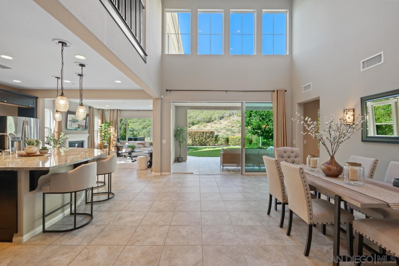 Detail Gallery Image 8 of 33 For 943  Tucana, San Marcos,  CA 92078 - 5 Beds | 4 Baths