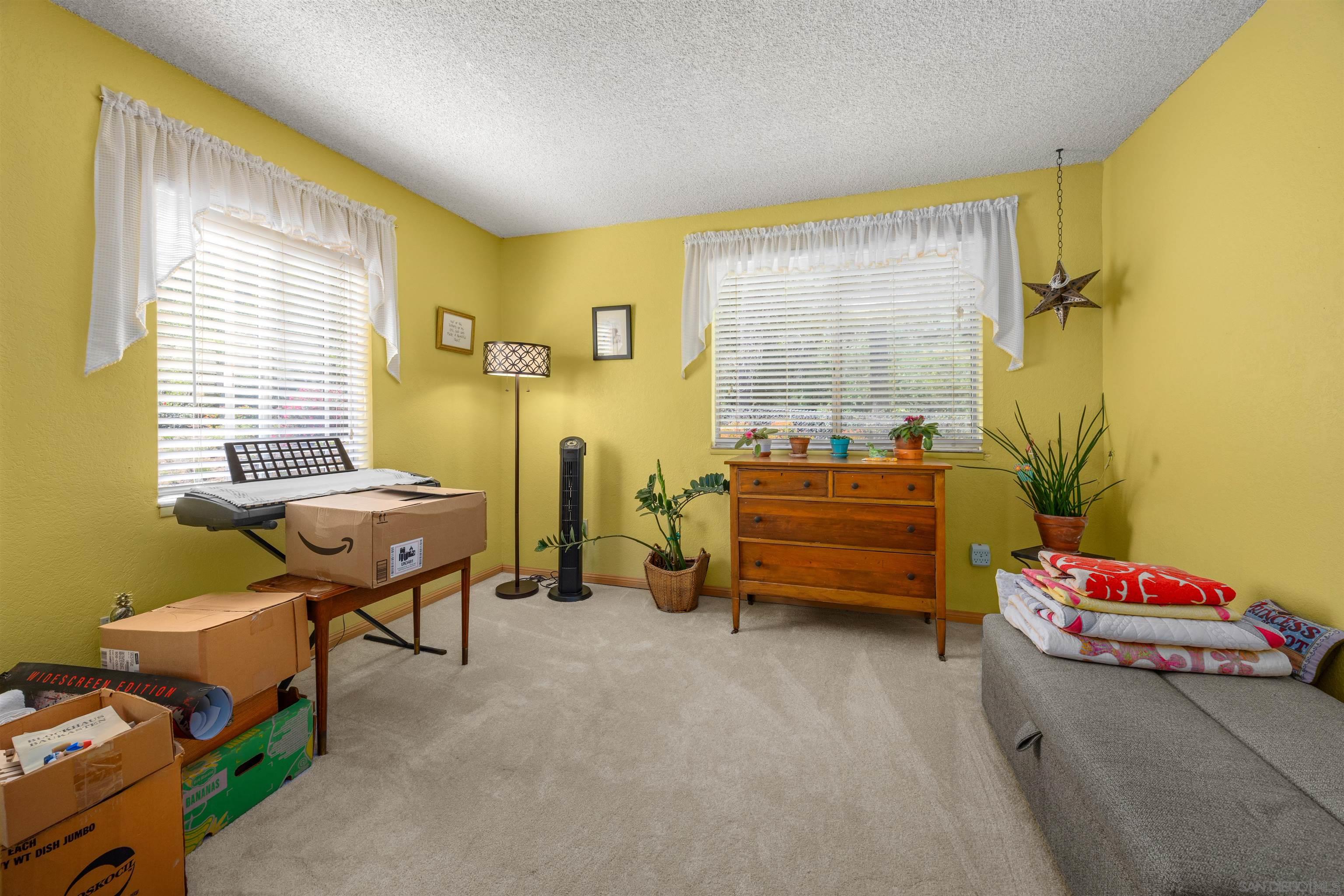 Detail Gallery Image 13 of 67 For 28808  Mountain Meadow, Escondido,  CA 92026 - 3 Beds | 2/1 Baths