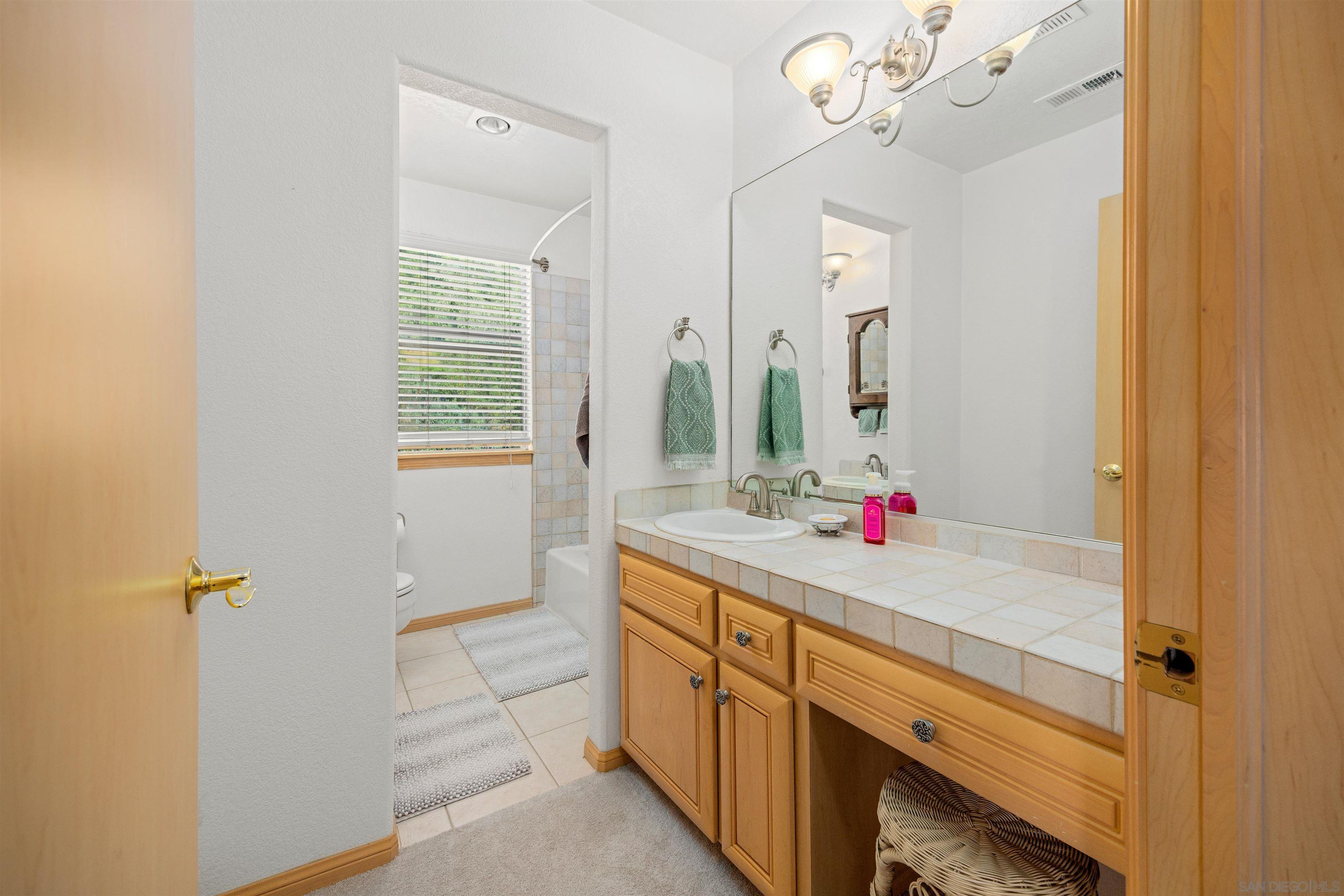 Detail Gallery Image 14 of 67 For 28808  Mountain Meadow, Escondido,  CA 92026 - 3 Beds | 2/1 Baths