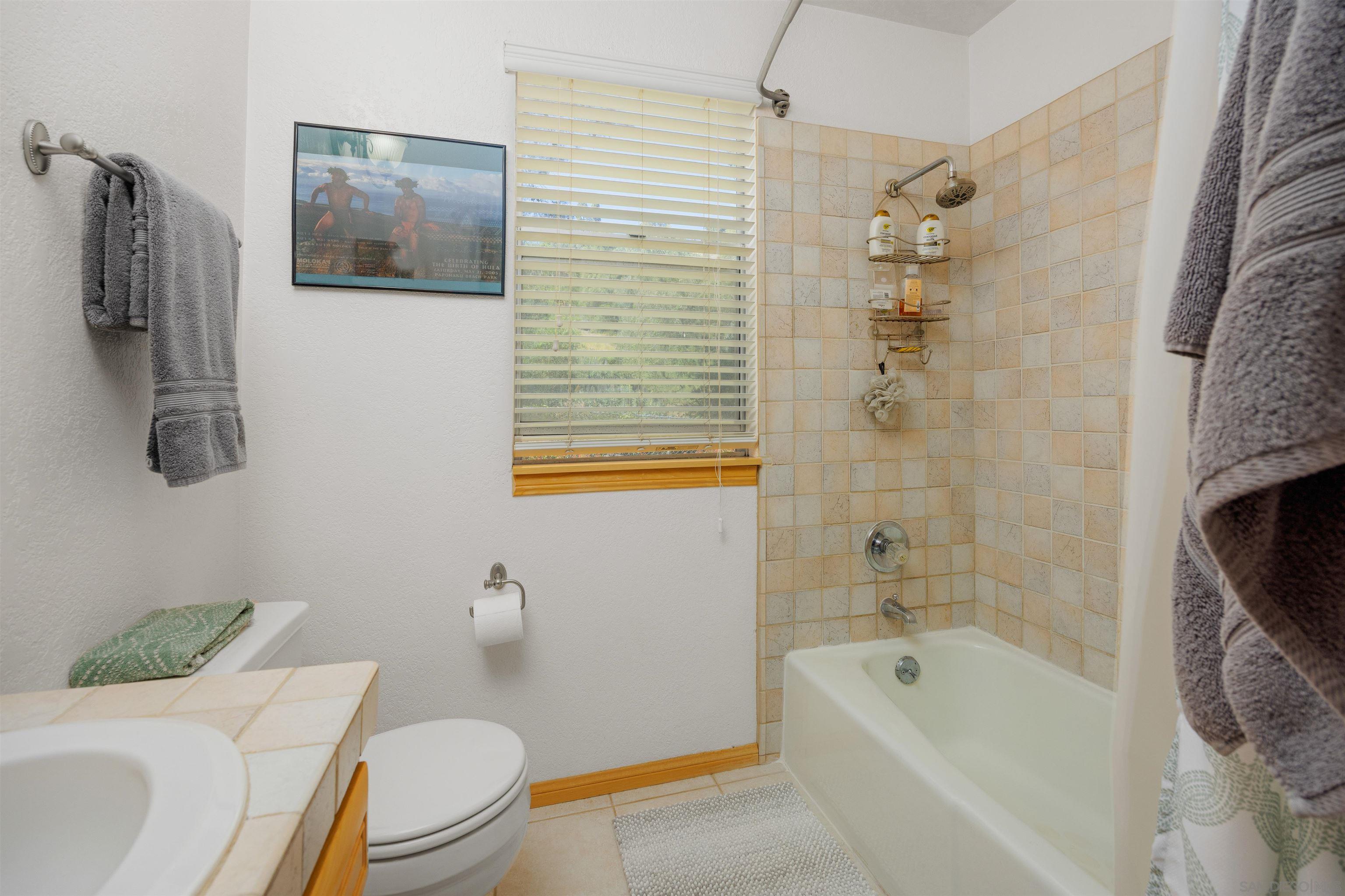 Detail Gallery Image 15 of 67 For 28808  Mountain Meadow, Escondido,  CA 92026 - 3 Beds | 2/1 Baths
