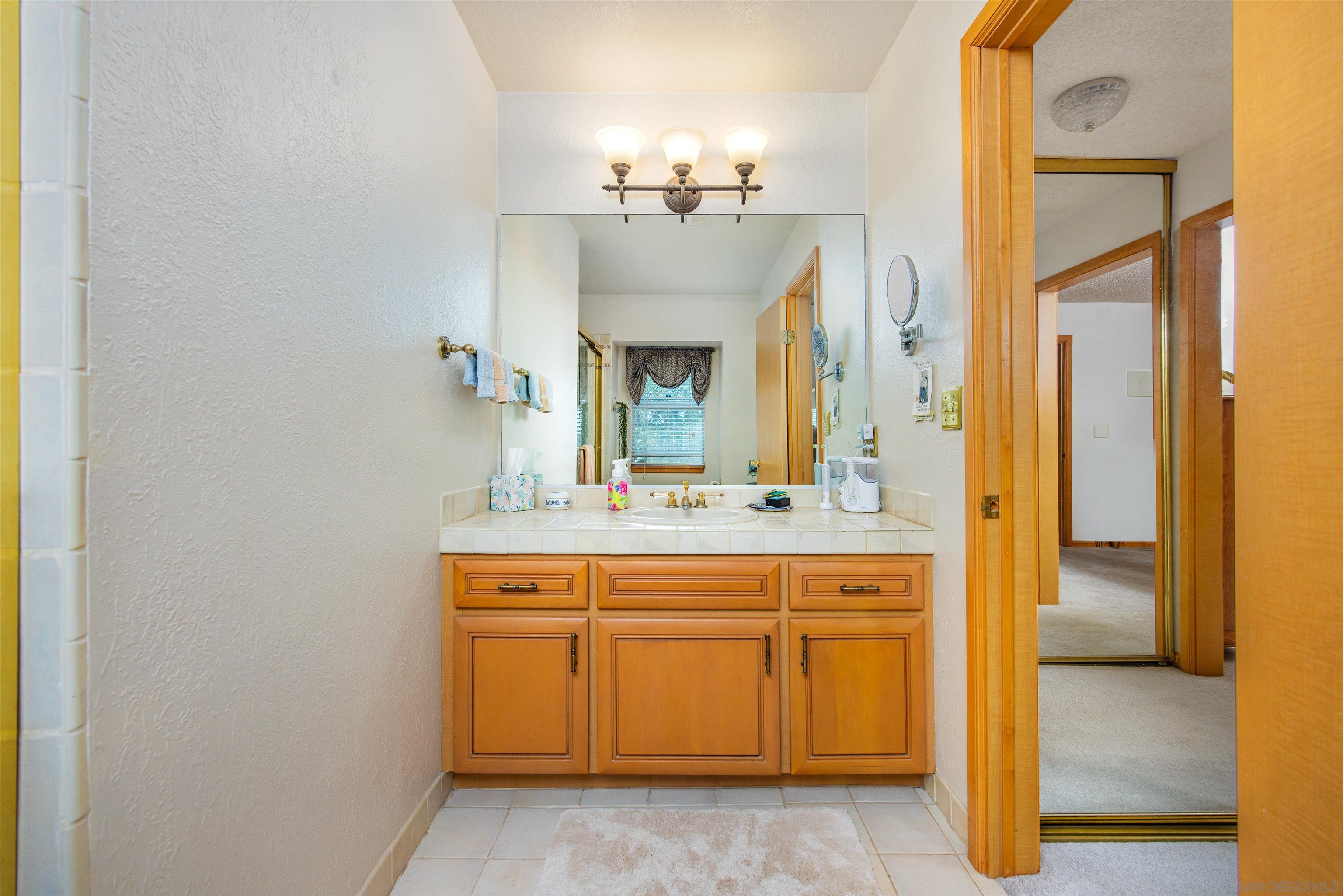 Detail Gallery Image 19 of 67 For 28808  Mountain Meadow, Escondido,  CA 92026 - 3 Beds | 2/1 Baths