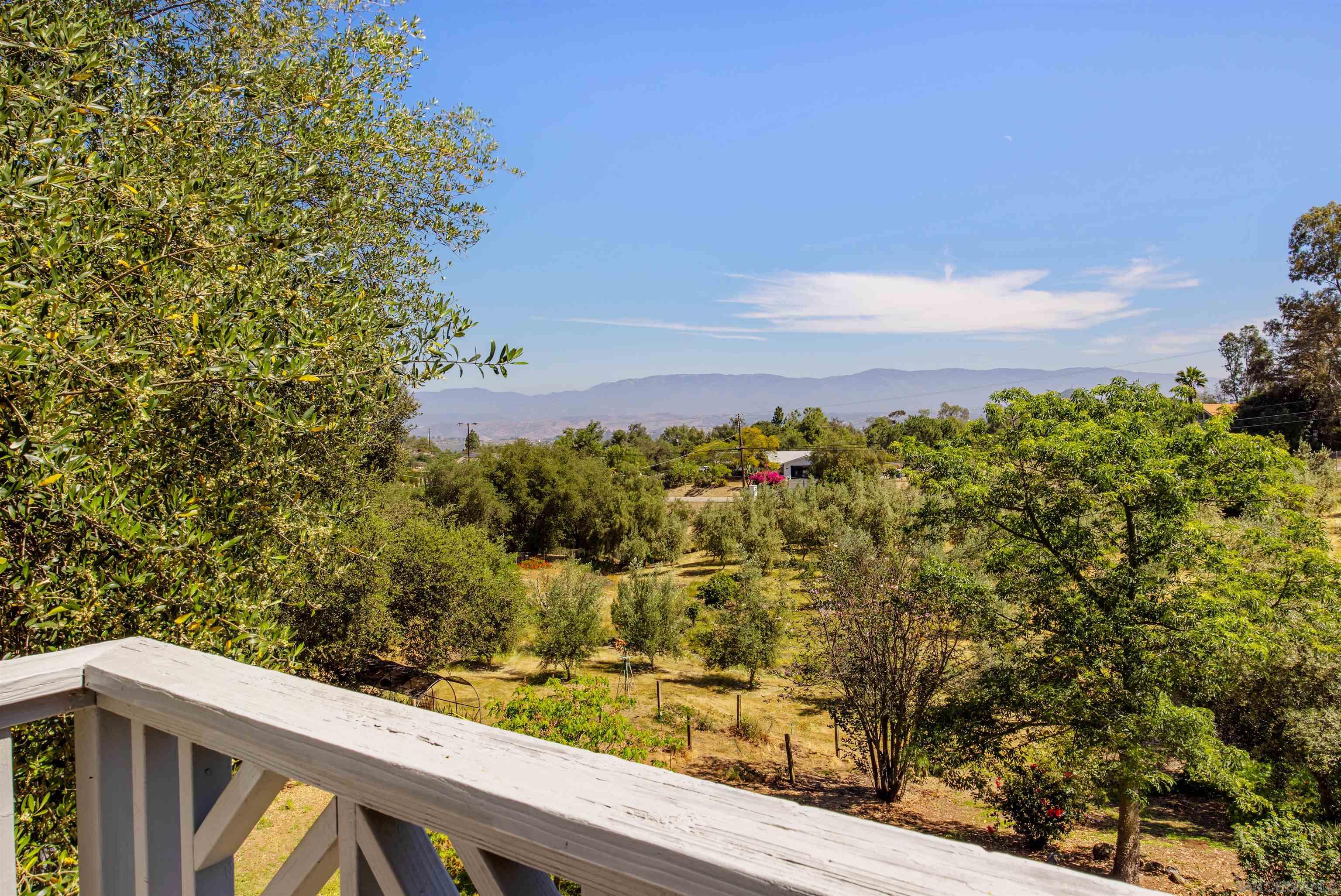 Detail Gallery Image 22 of 67 For 28808  Mountain Meadow, Escondido,  CA 92026 - 3 Beds | 2/1 Baths