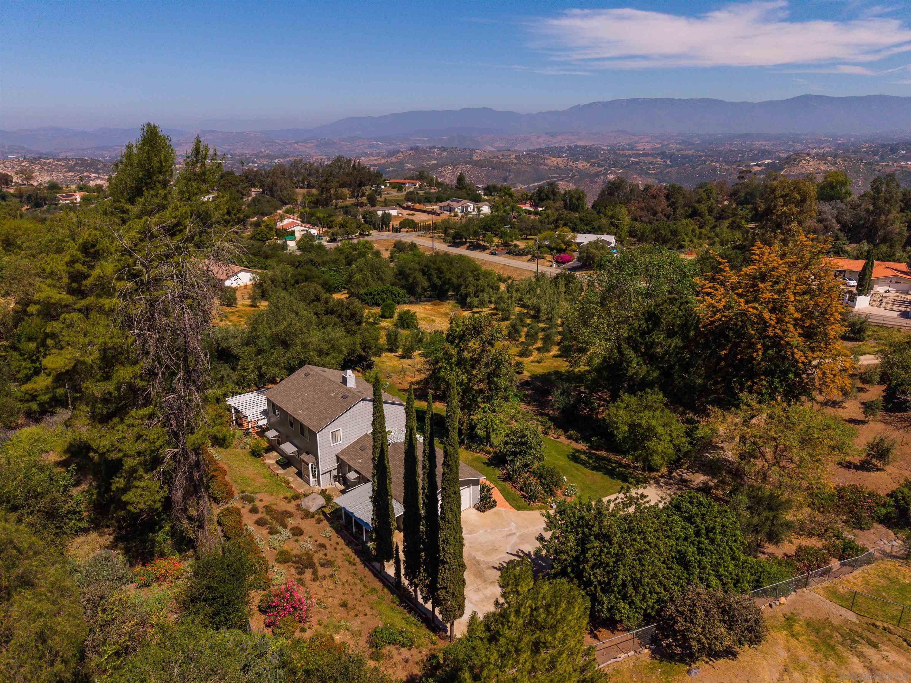 Detail Gallery Image 34 of 67 For 28808  Mountain Meadow, Escondido,  CA 92026 - 3 Beds | 2/1 Baths