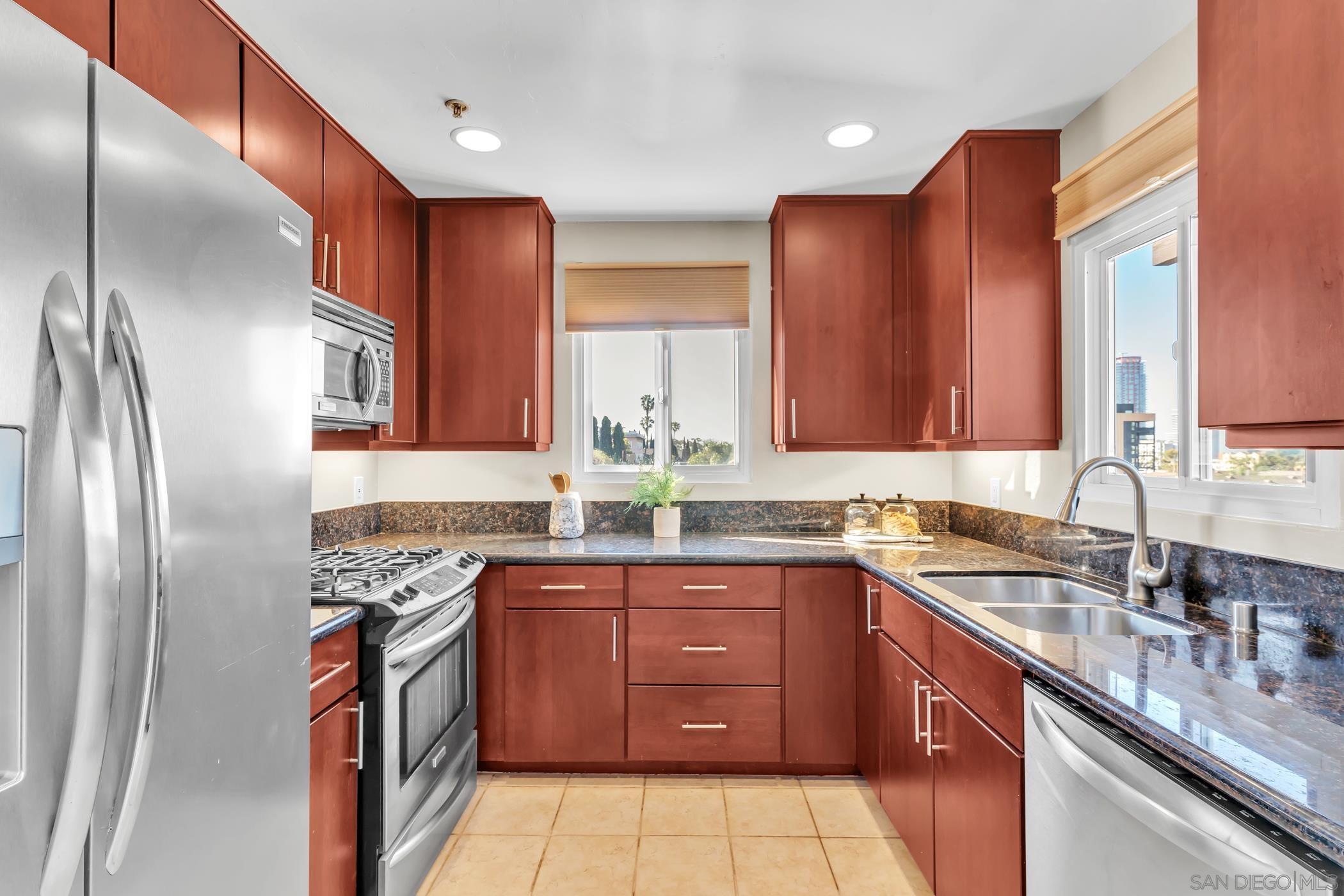 Detail Gallery Image 4 of 24 For 1150  21st Street  #20,  San Diego,  CA 92102 - 2 Beds | 2 Baths