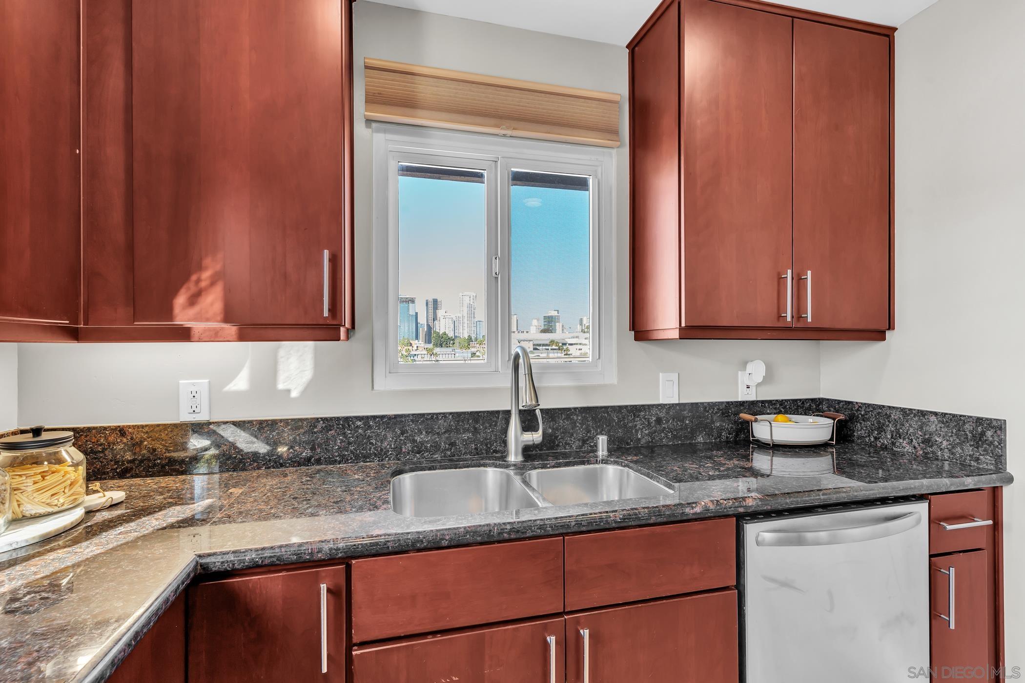 Detail Gallery Image 5 of 24 For 1150  21st Street  #20,  San Diego,  CA 92102 - 2 Beds | 2 Baths