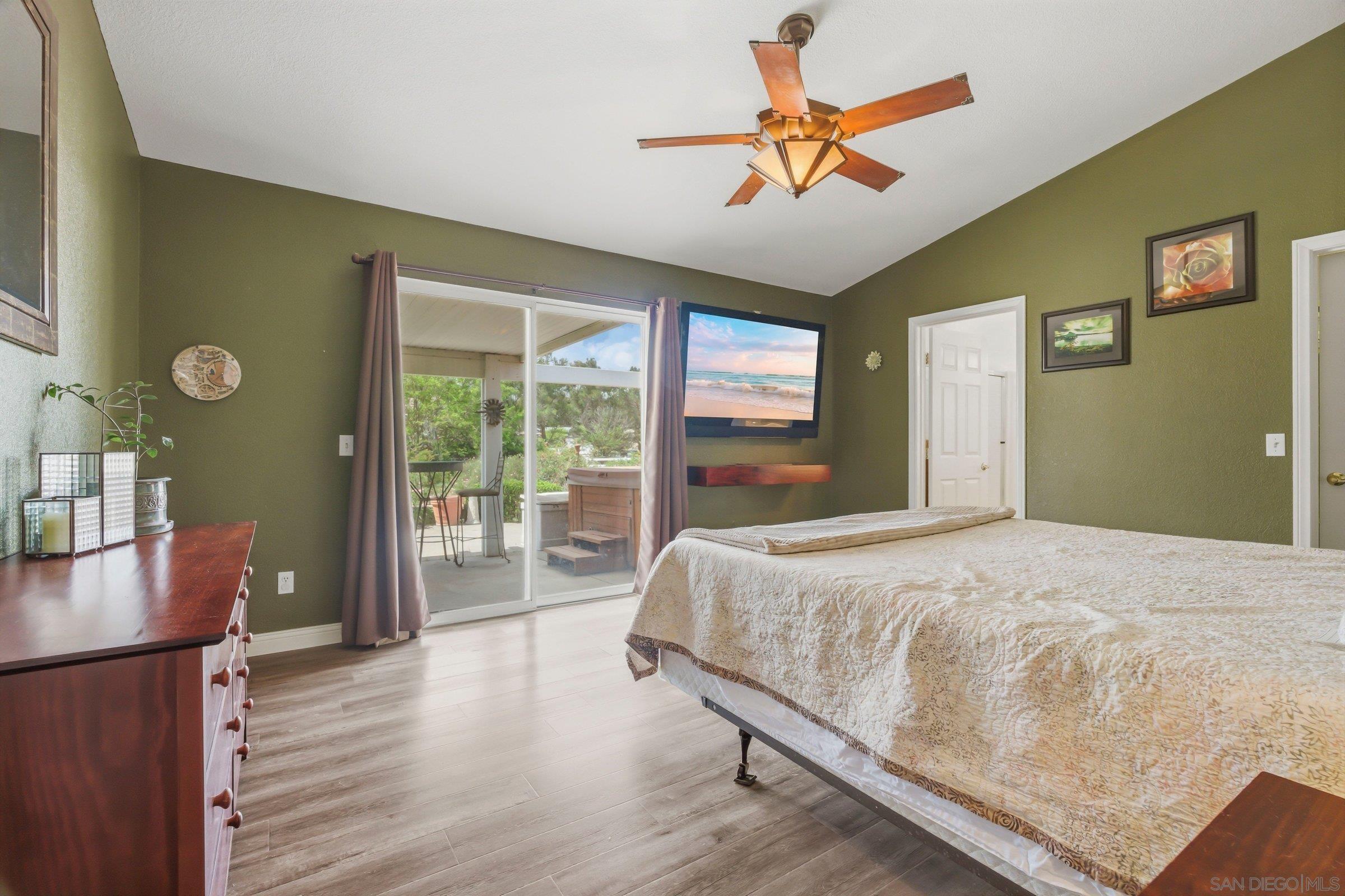 Detail Gallery Image 15 of 41 For 2417  Robertson, Ramona,  CA 92065 - 4 Beds | 2 Baths