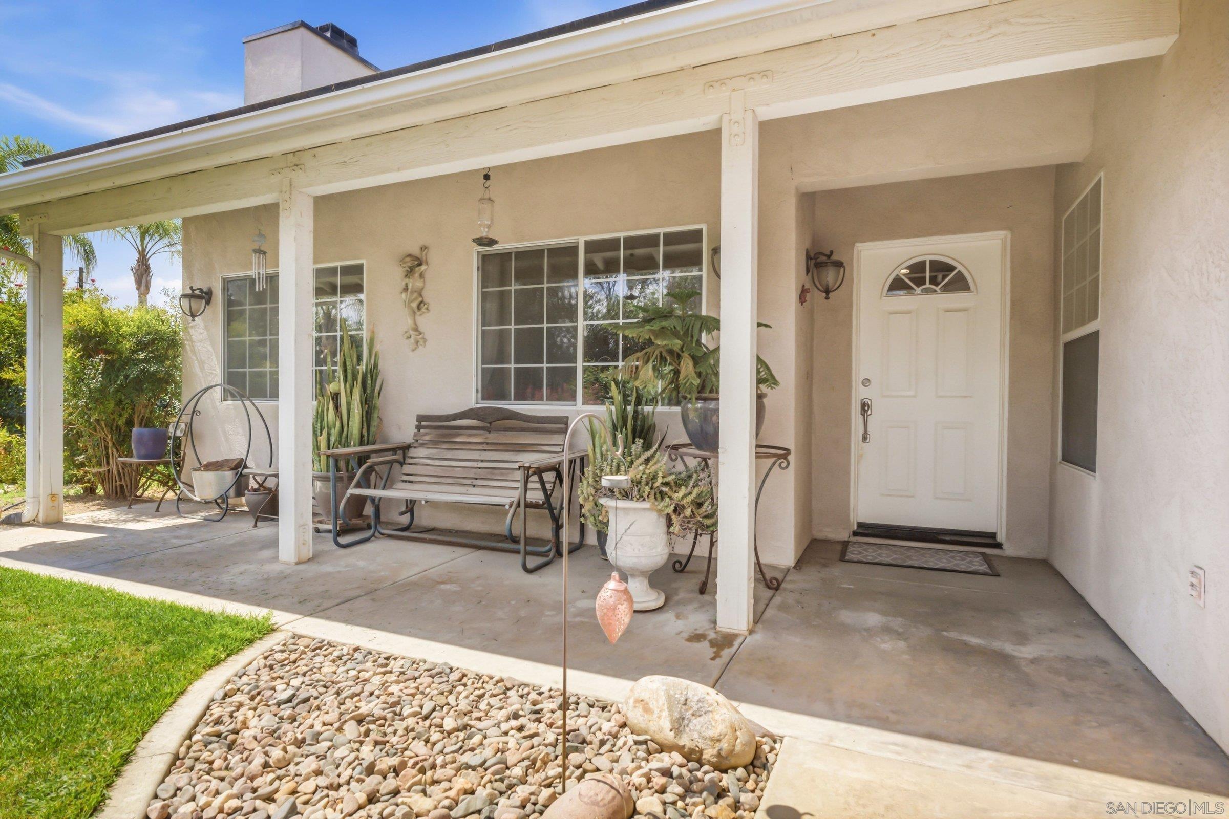Detail Gallery Image 4 of 41 For 2417  Robertson, Ramona,  CA 92065 - 4 Beds | 2 Baths