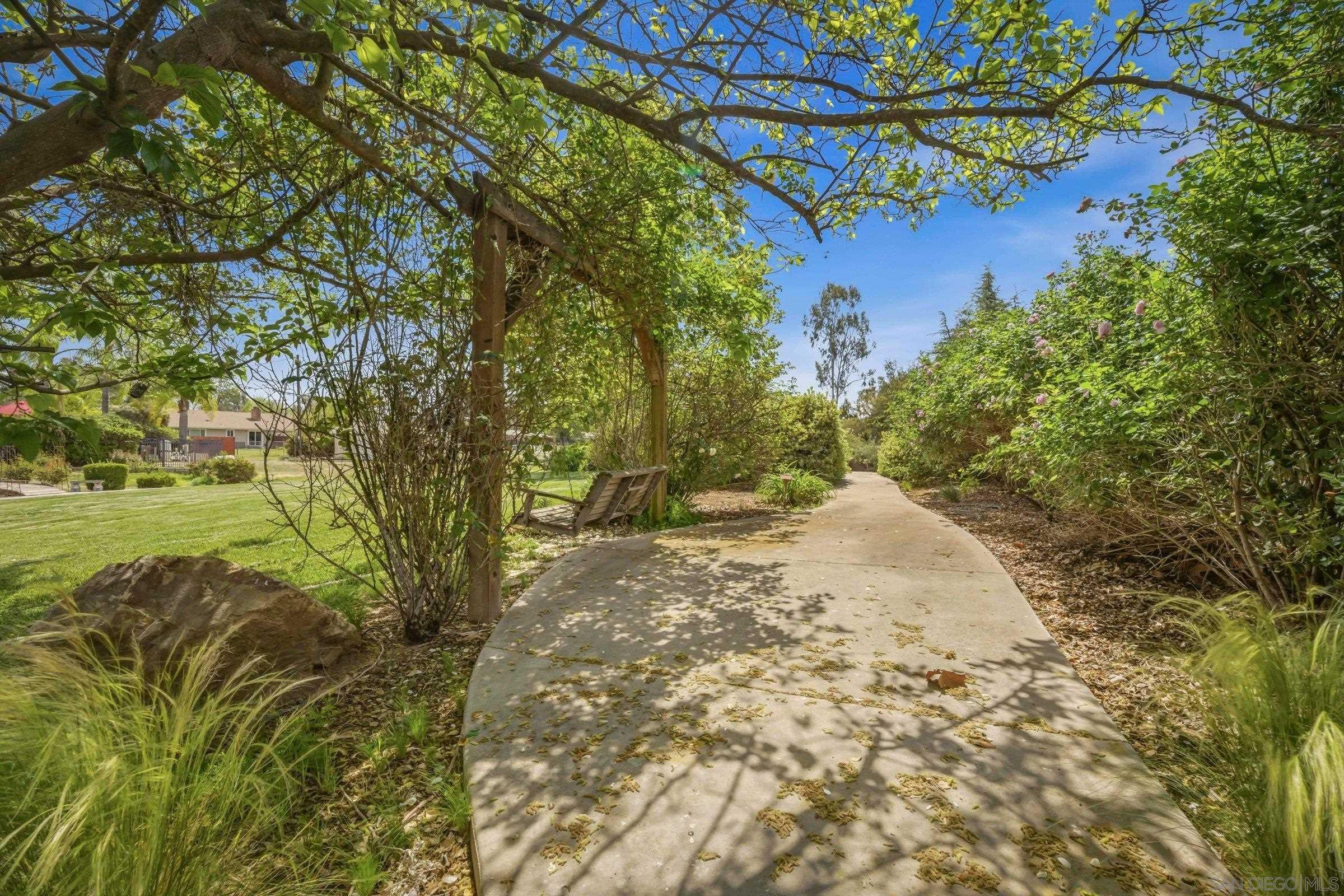 Detail Gallery Image 34 of 41 For 2417  Robertson, Ramona,  CA 92065 - 4 Beds | 2 Baths