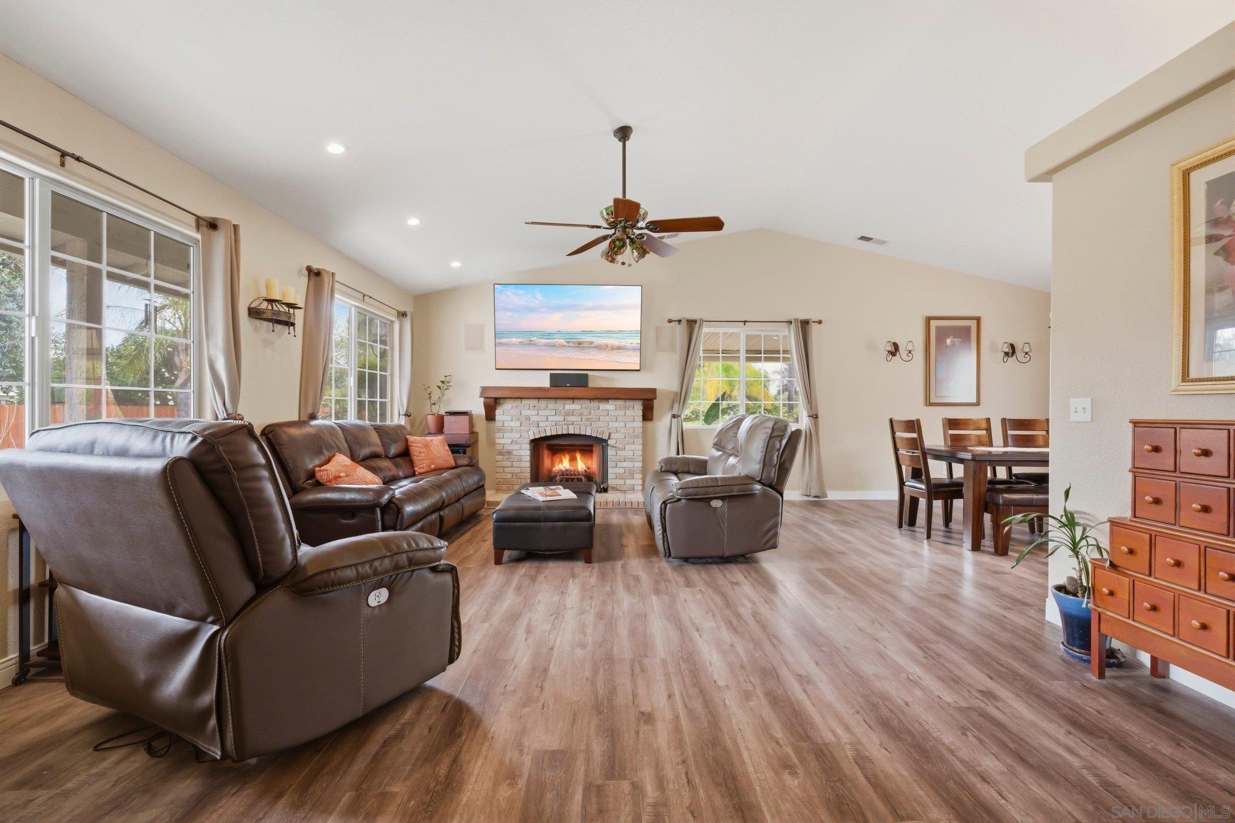 Detail Gallery Image 5 of 41 For 2417  Robertson, Ramona,  CA 92065 - 4 Beds | 2 Baths