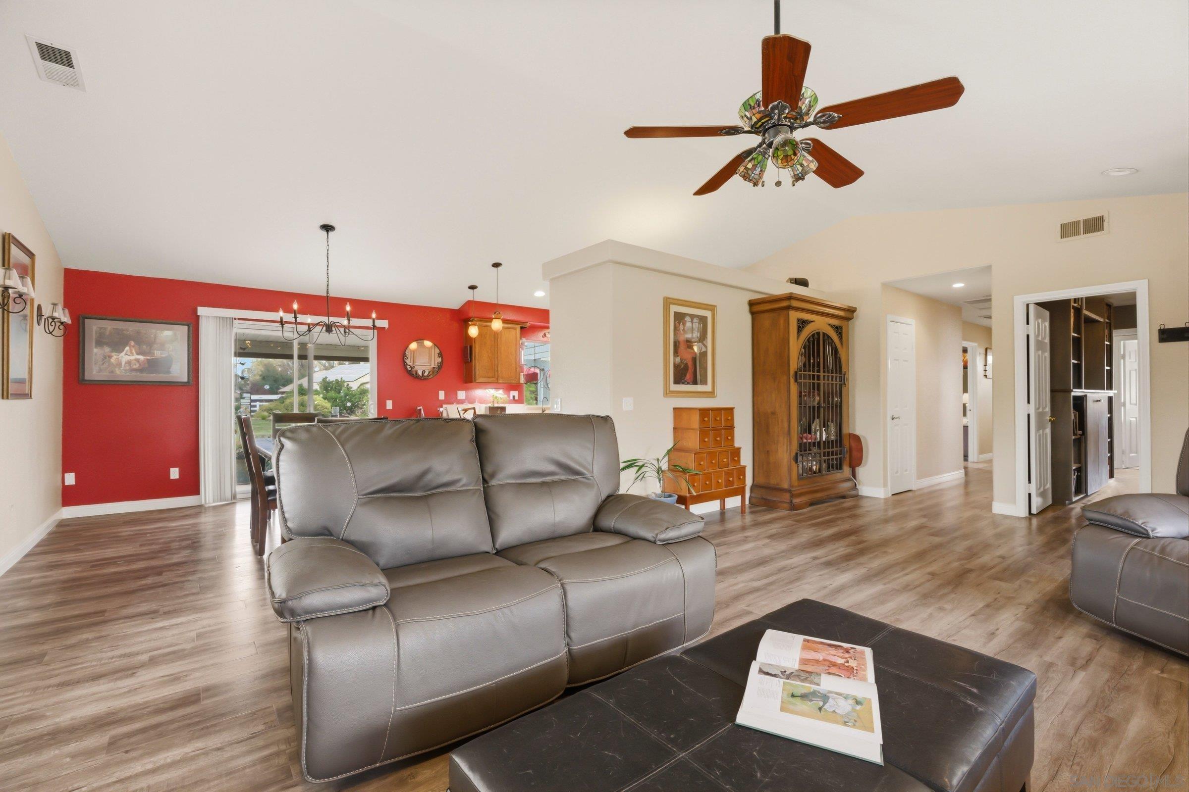 Detail Gallery Image 7 of 41 For 2417  Robertson, Ramona,  CA 92065 - 4 Beds | 2 Baths