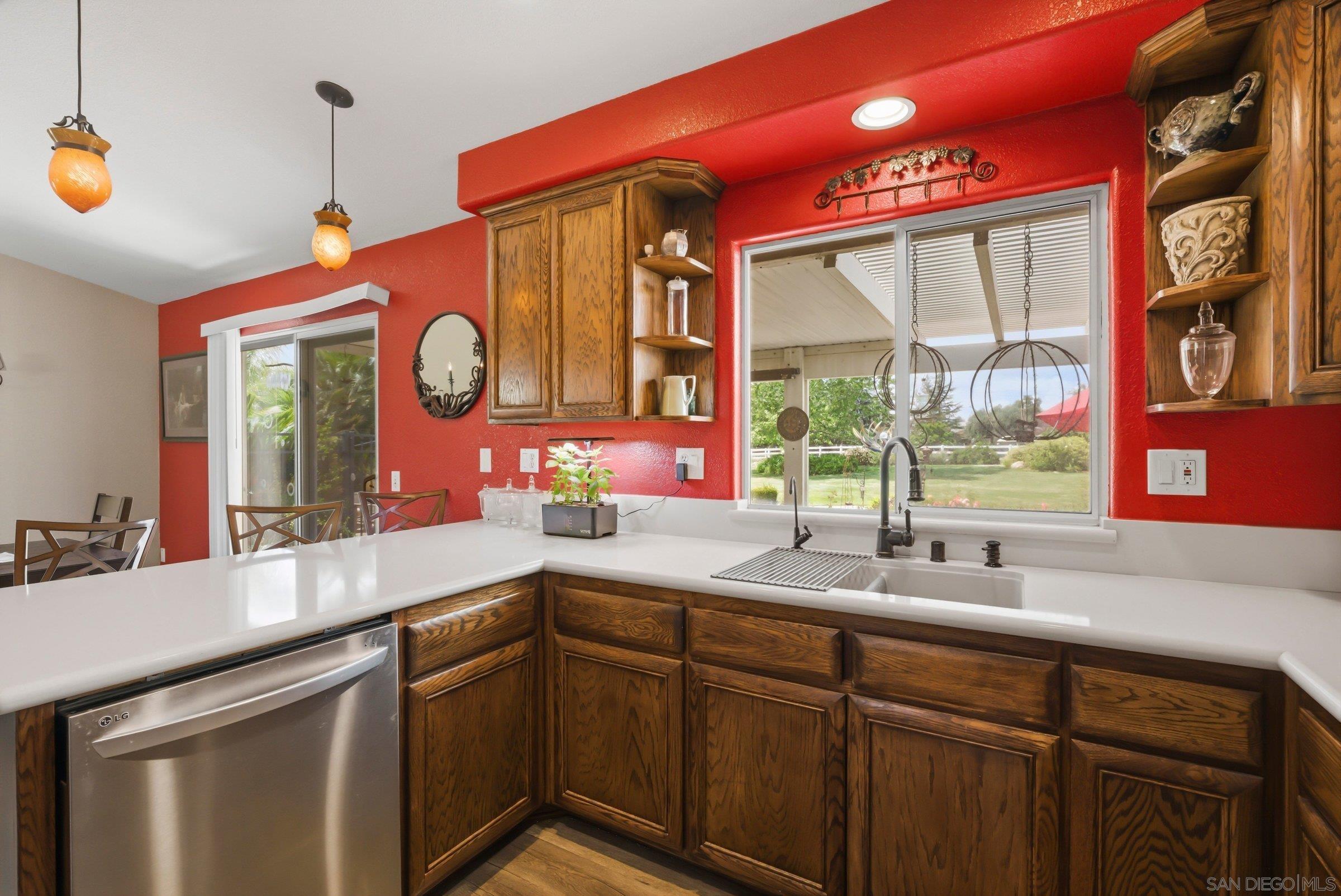 Detail Gallery Image 10 of 41 For 2417  Robertson, Ramona,  CA 92065 - 4 Beds | 2 Baths