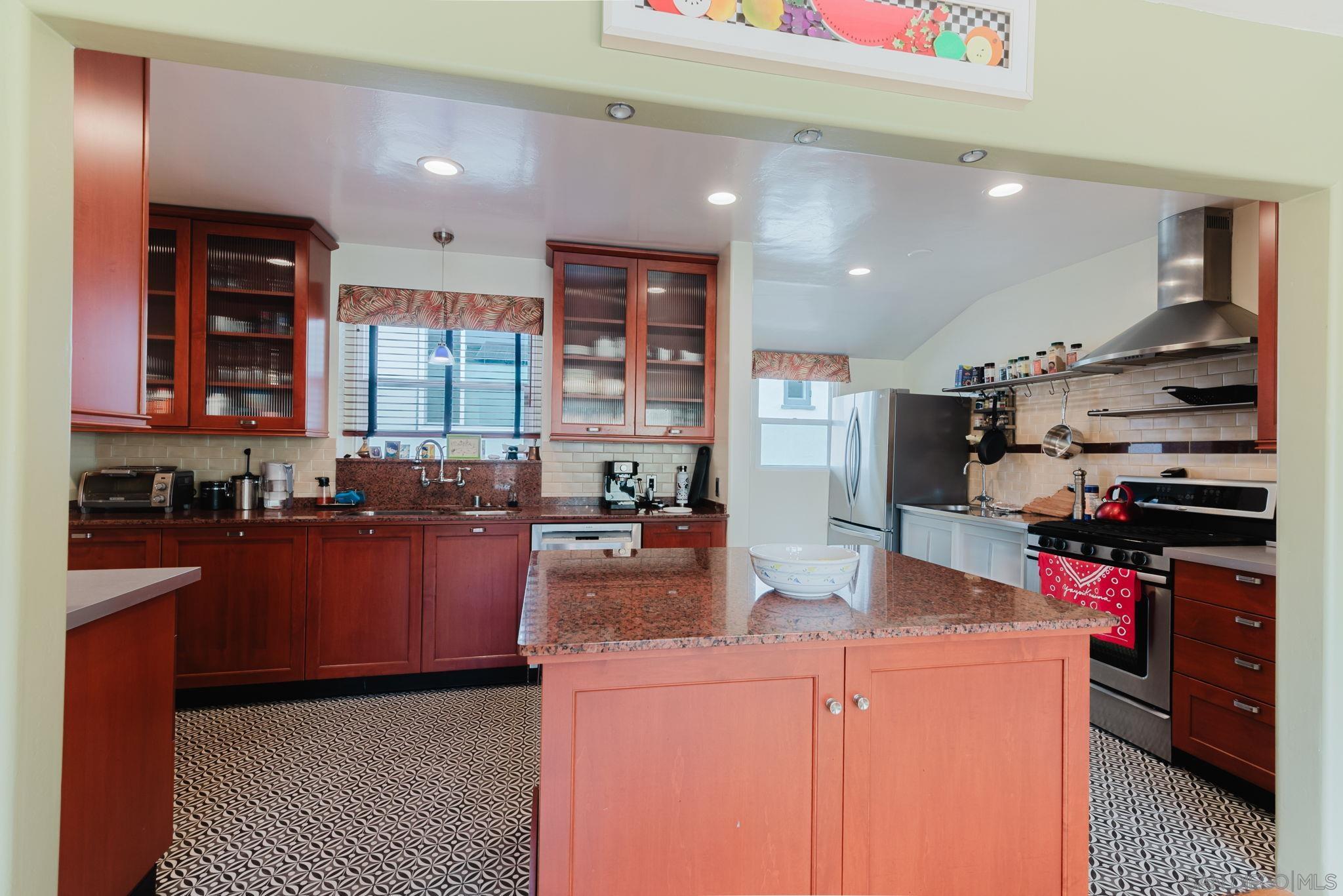 Detail Gallery Image 4 of 15 For 4575  Alice St., San Diego,  CA 92115 - 2 Beds | 2 Baths