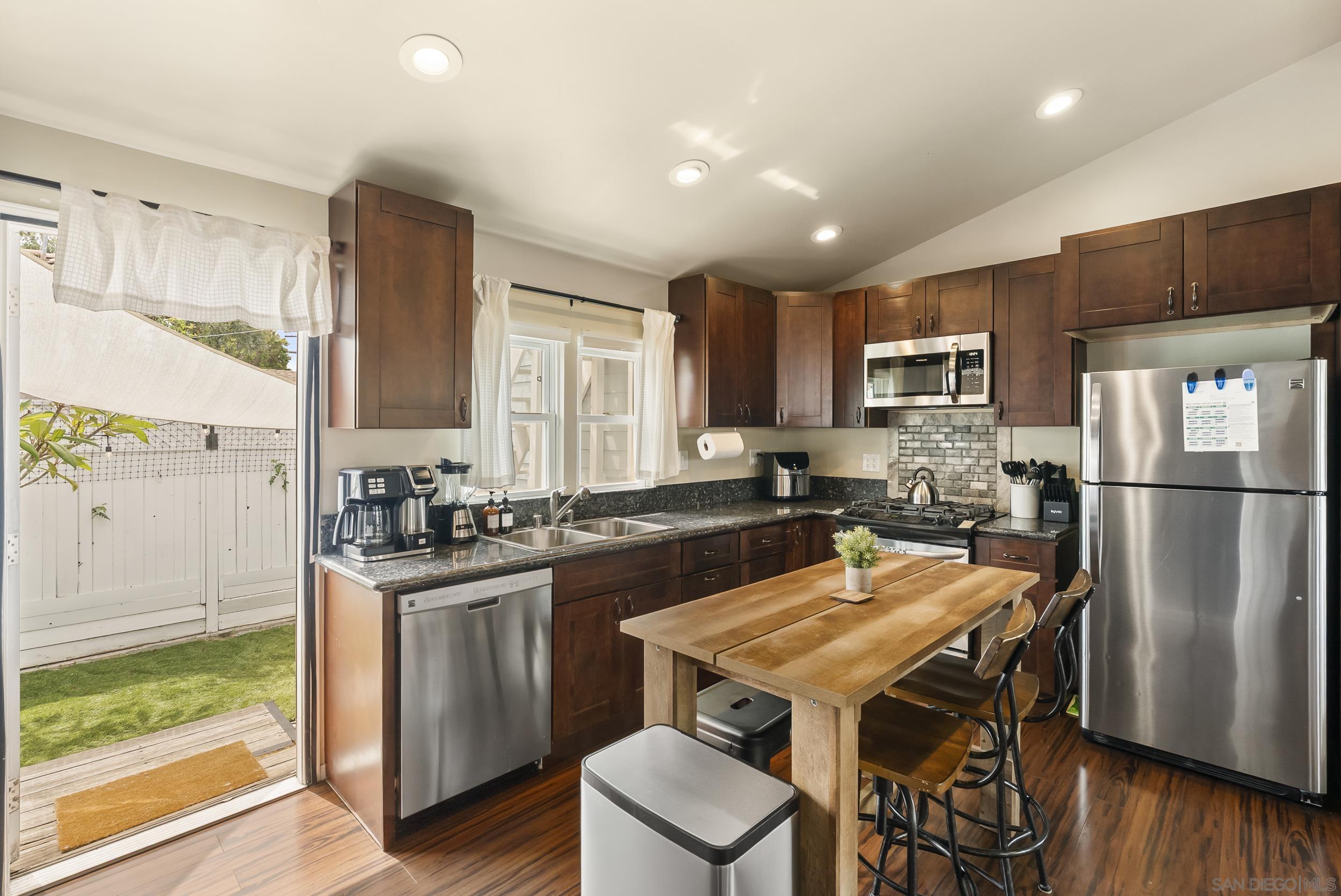 Front Image Thumbnail for SD260007825