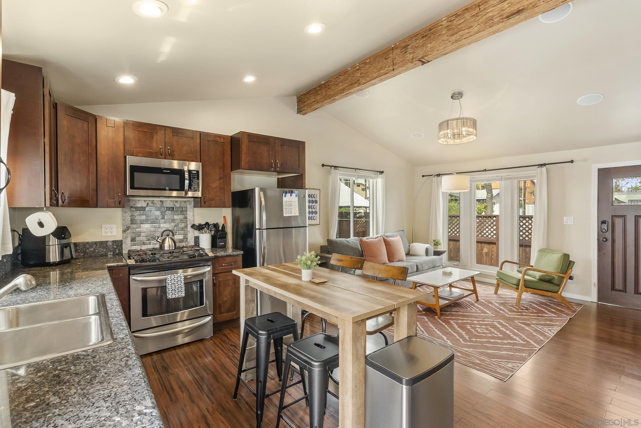 Detail Gallery Image 3 of 40 For 3679  Landis, San Diego,  CA 92104 - 2 Beds | 1 Baths