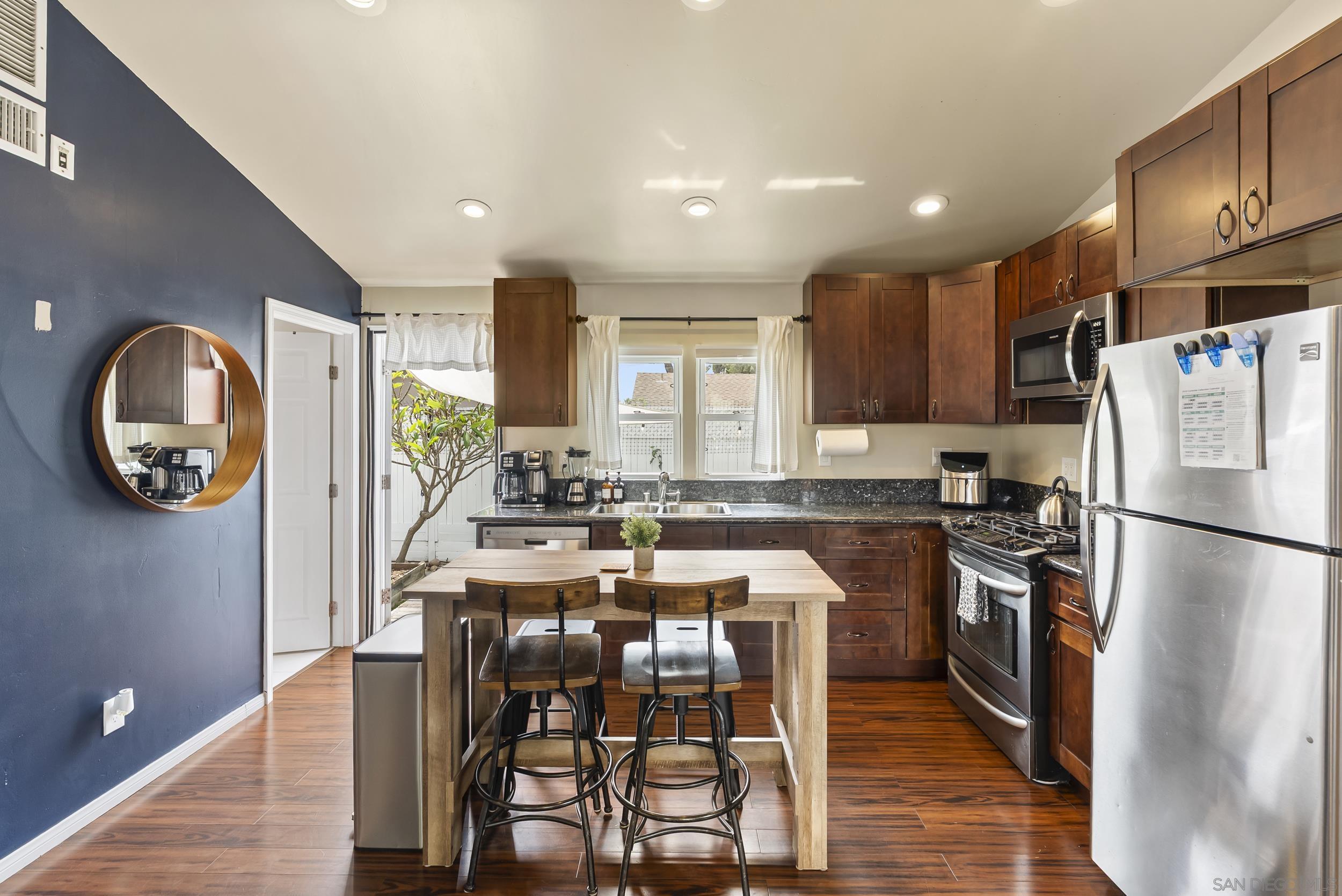 Detail Gallery Image 4 of 40 For 3679  Landis, San Diego,  CA 92104 - 2 Beds | 1 Baths