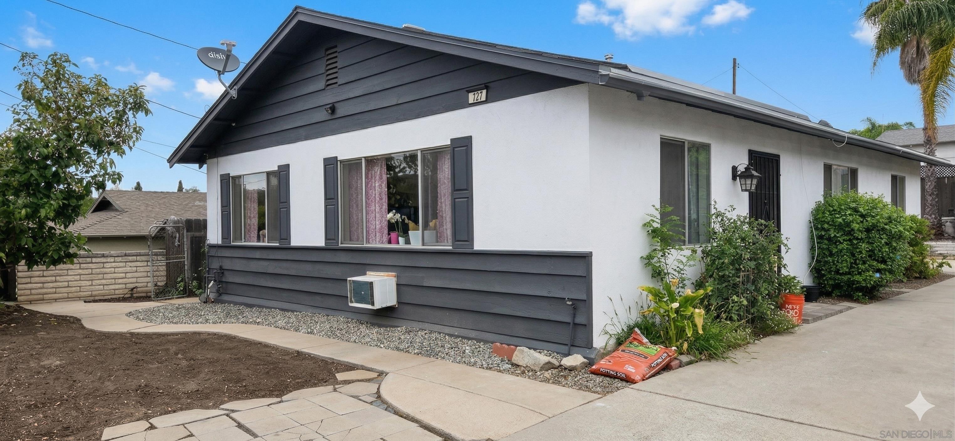 Front Image Thumbnail for SD260007826