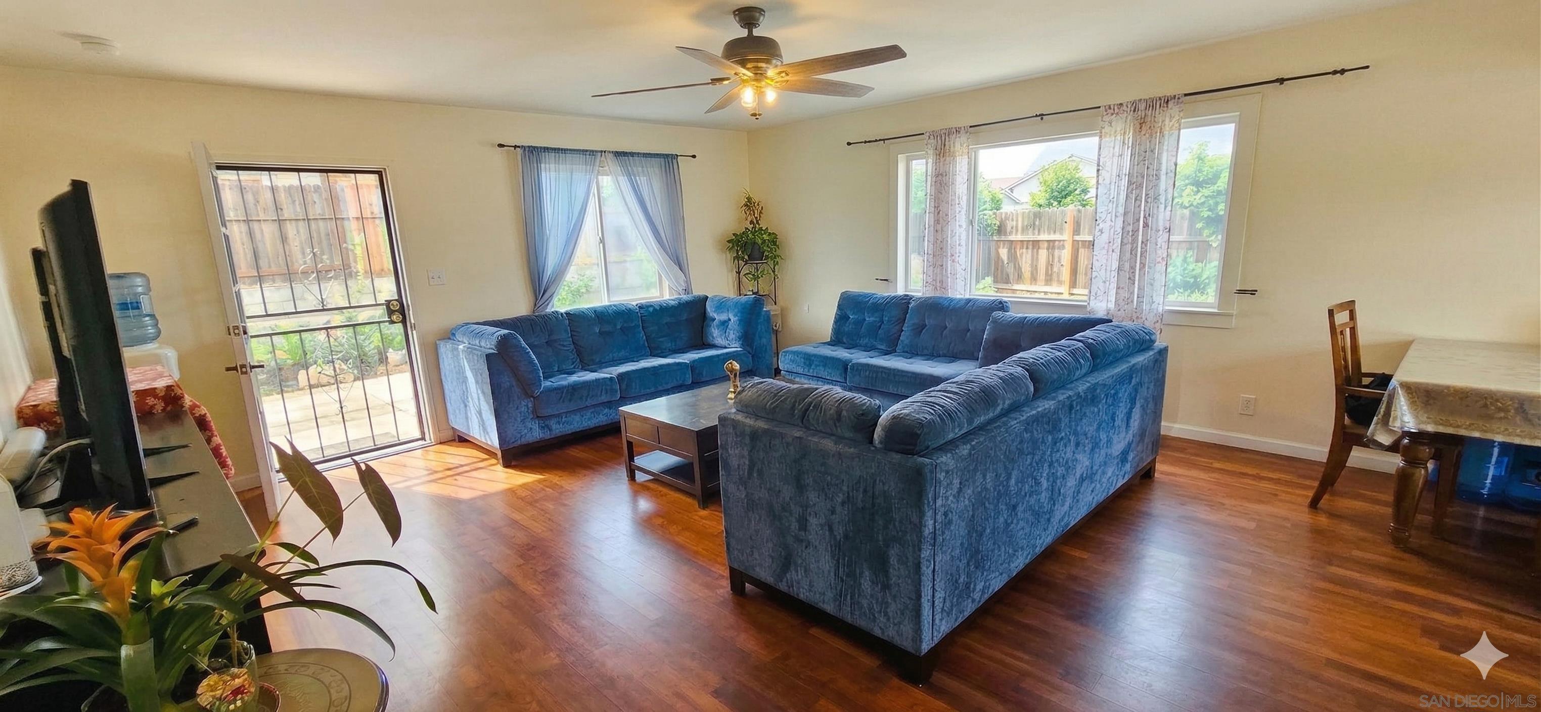 Detail Gallery Image 6 of 14 For 727 N Main Ave., Fallbrook,  CA 92028 - 3 Beds | 2 Baths