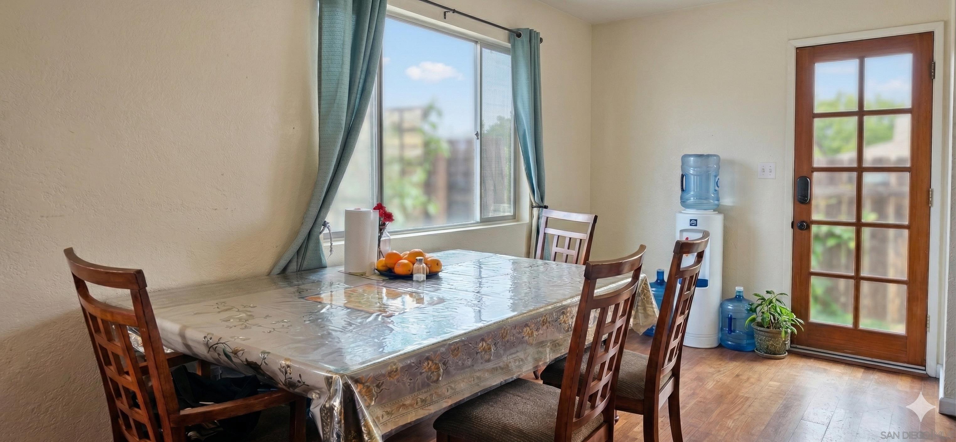 Detail Gallery Image 7 of 14 For 727 N Main Ave., Fallbrook,  CA 92028 - 3 Beds | 2 Baths