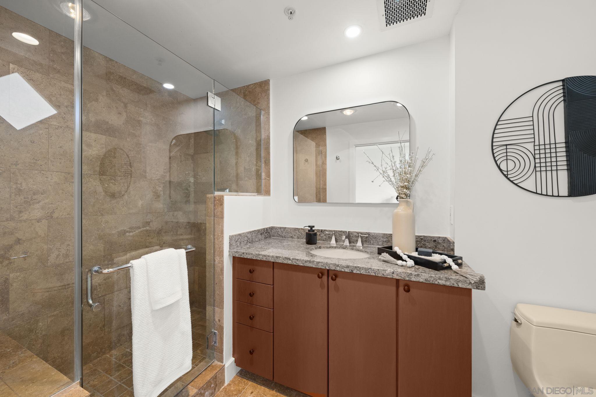 Detail Gallery Image 18 of 49 For 781 W G St, San Diego,  CA 92101 - 3 Beds | 3/1 Baths