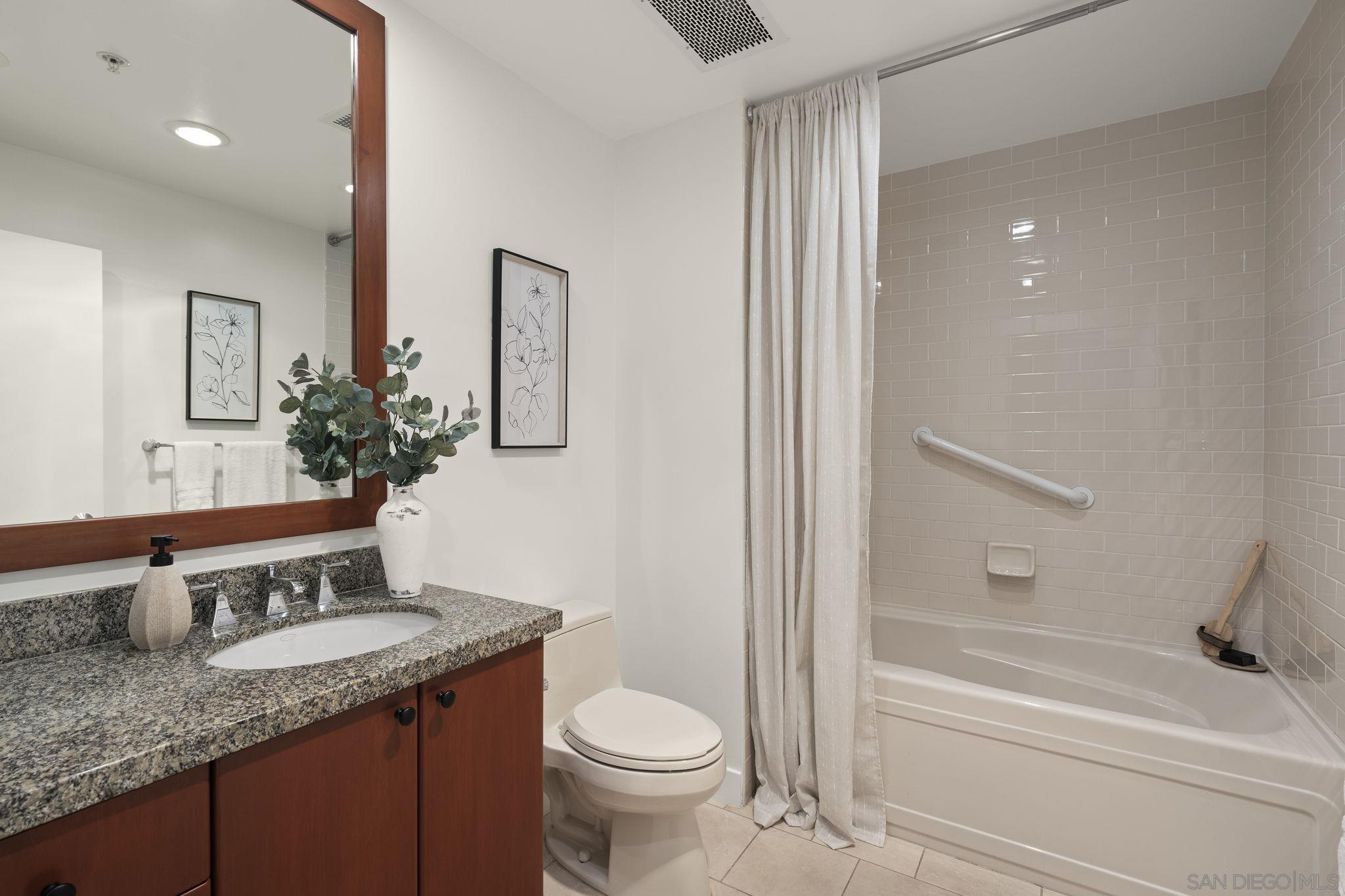 Detail Gallery Image 23 of 49 For 781 W G St, San Diego,  CA 92101 - 3 Beds | 3/1 Baths