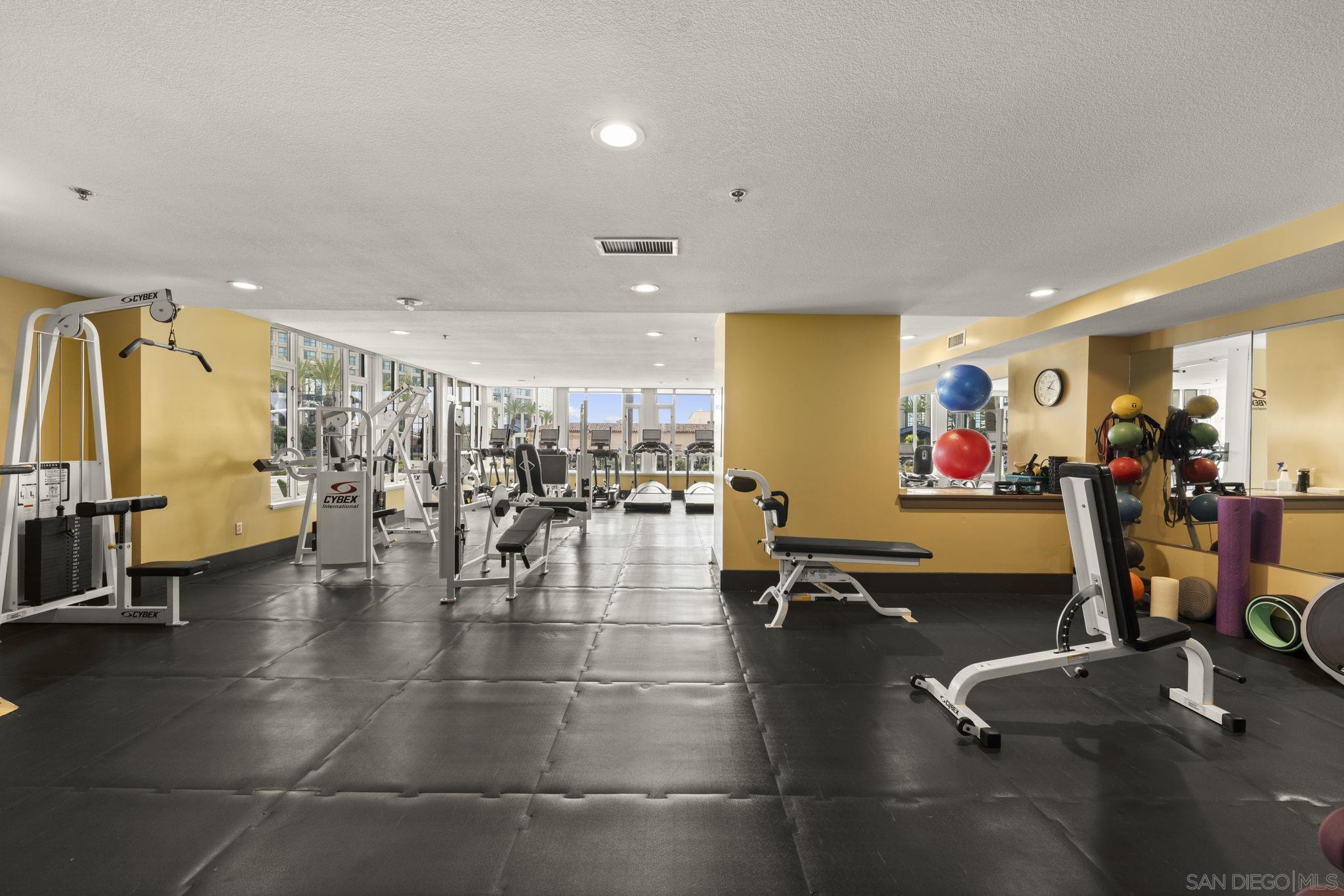 Detail Gallery Image 31 of 49 For 781 W G St, San Diego,  CA 92101 - 3 Beds | 3/1 Baths