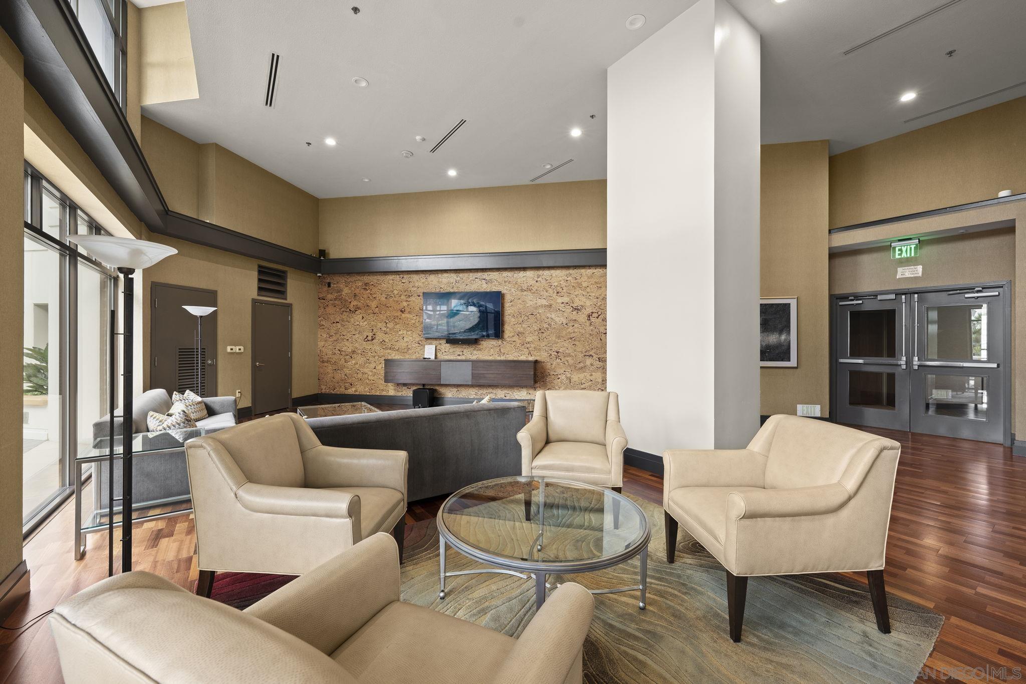 Detail Gallery Image 32 of 49 For 781 W G St, San Diego,  CA 92101 - 3 Beds | 3/1 Baths