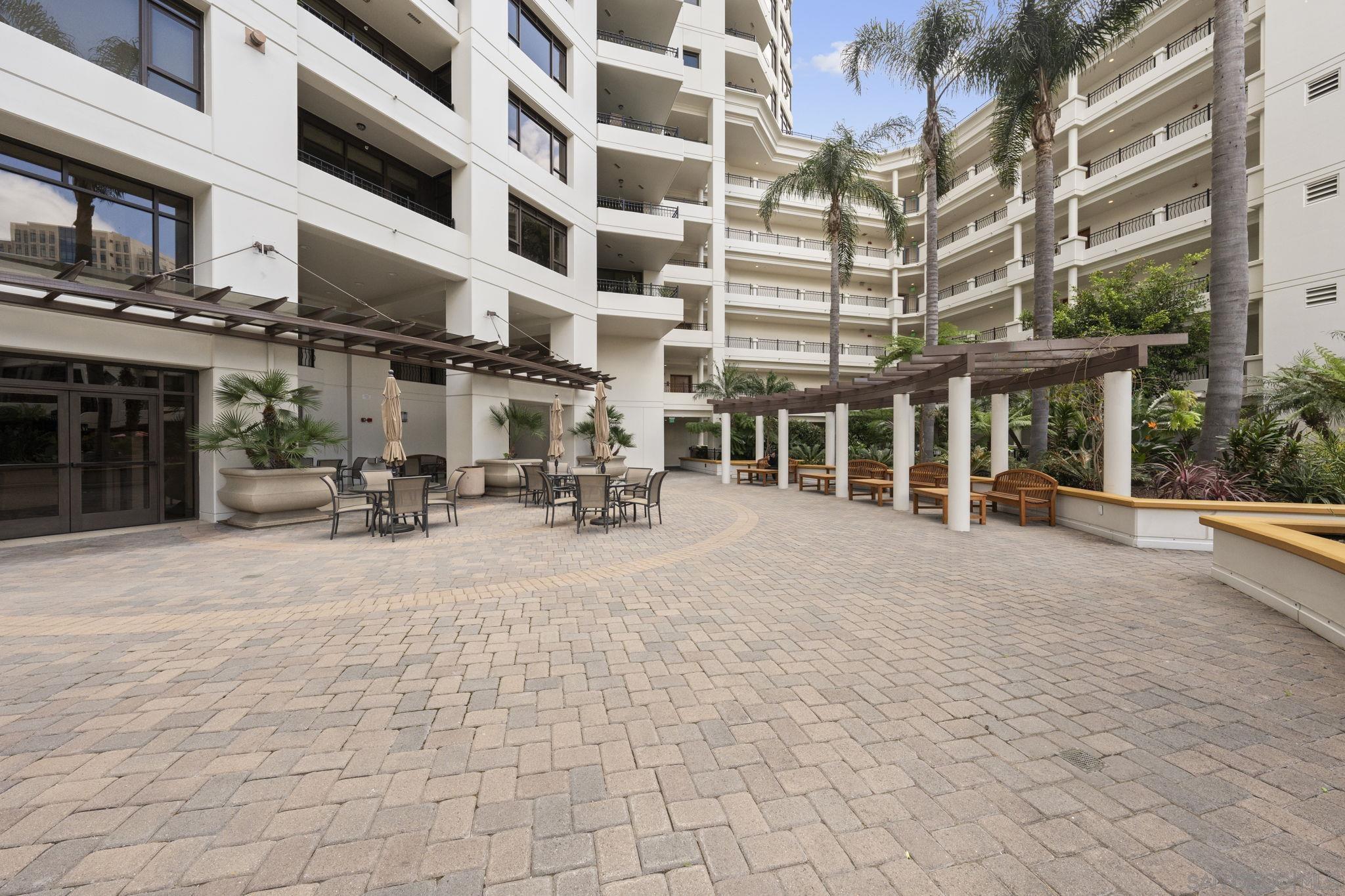 Detail Gallery Image 35 of 49 For 781 W G St, San Diego,  CA 92101 - 3 Beds | 3/1 Baths