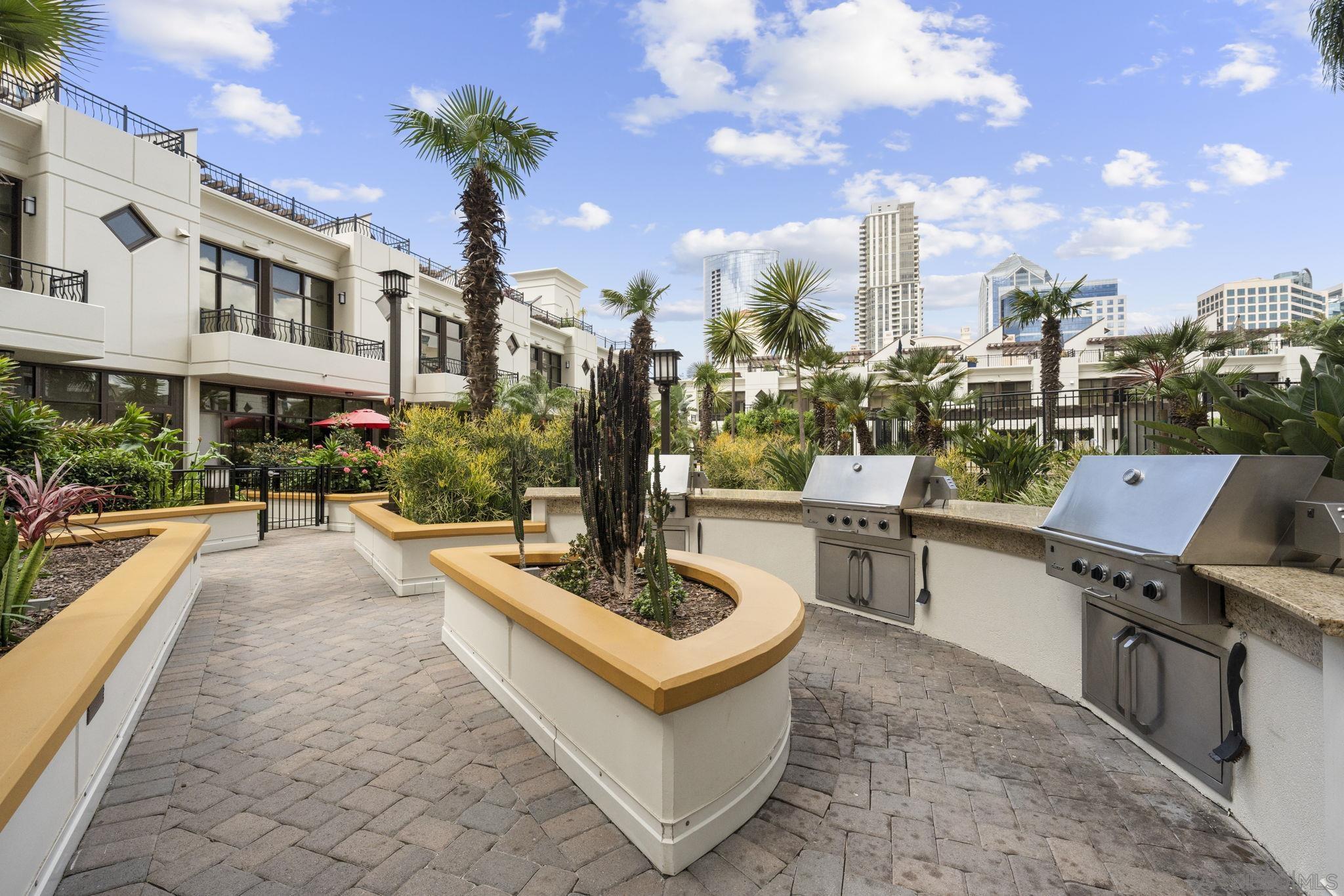 Detail Gallery Image 36 of 49 For 781 W G St, San Diego,  CA 92101 - 3 Beds | 3/1 Baths