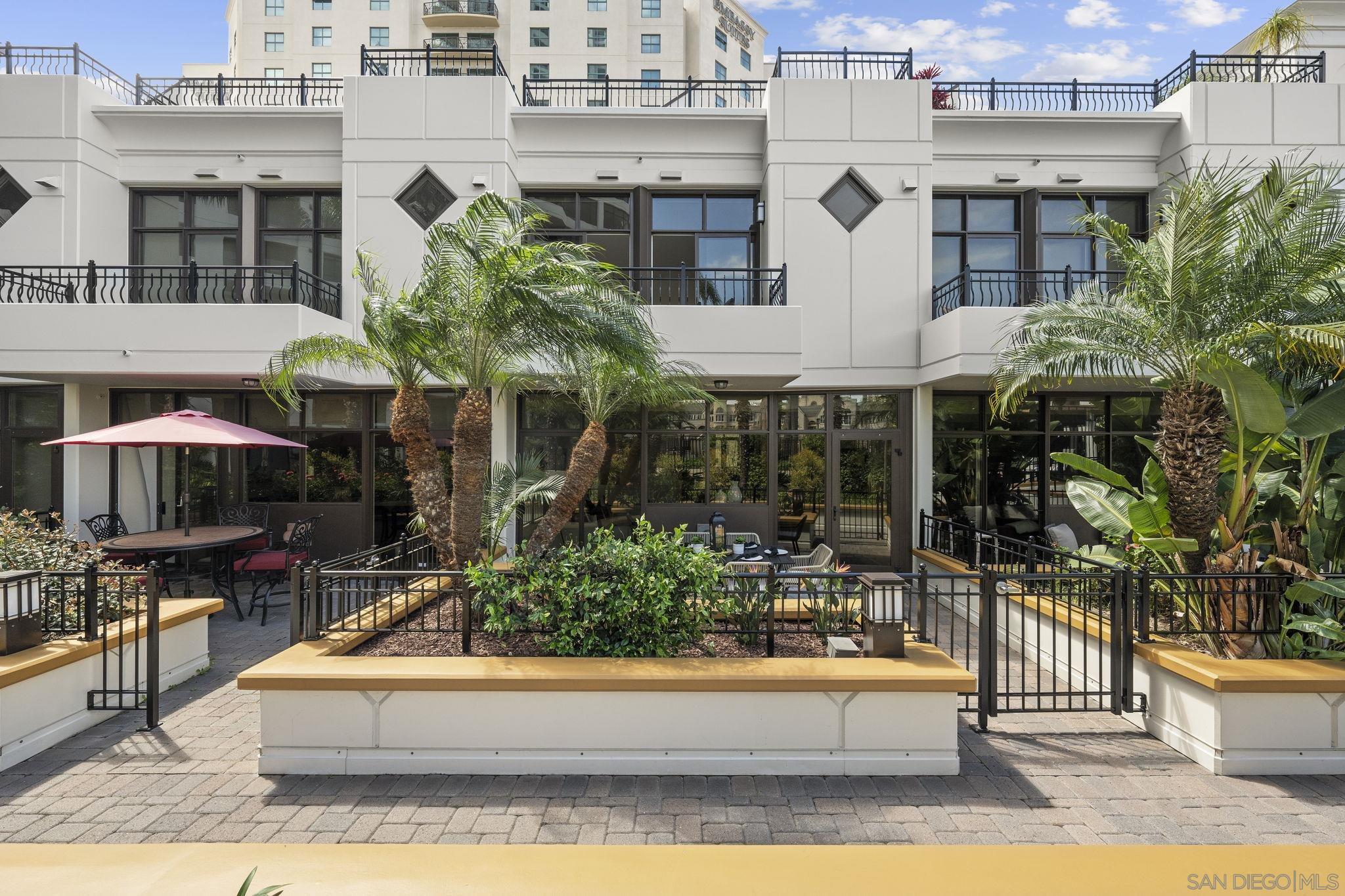 Detail Gallery Image 6 of 49 For 781 W G St, San Diego,  CA 92101 - 3 Beds | 3/1 Baths