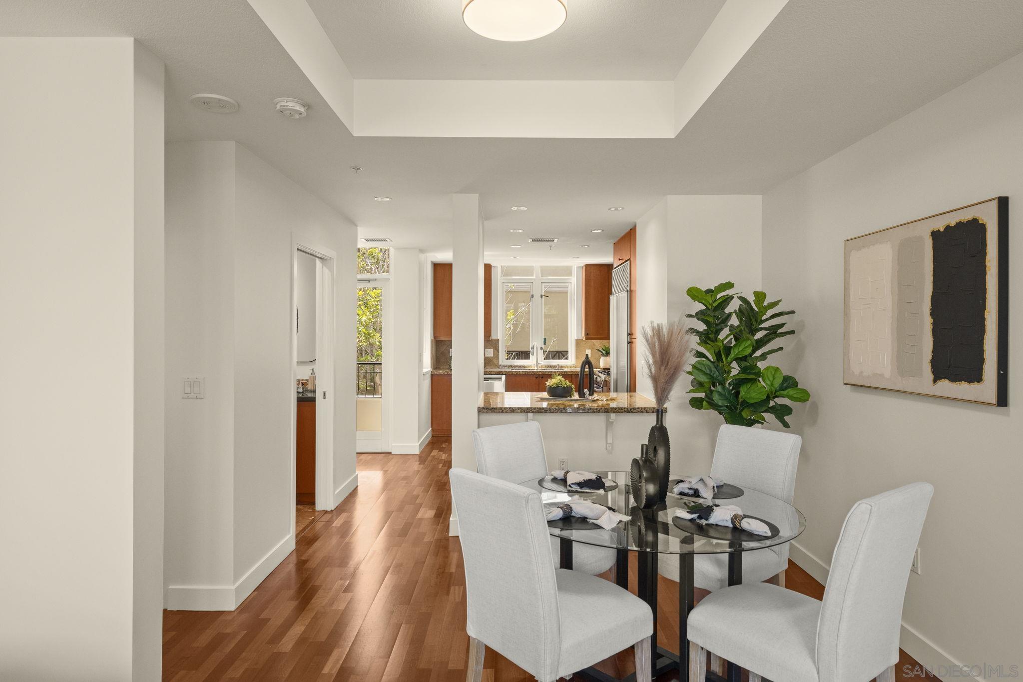 Detail Gallery Image 10 of 49 For 781 W G St, San Diego,  CA 92101 - 3 Beds | 3/1 Baths