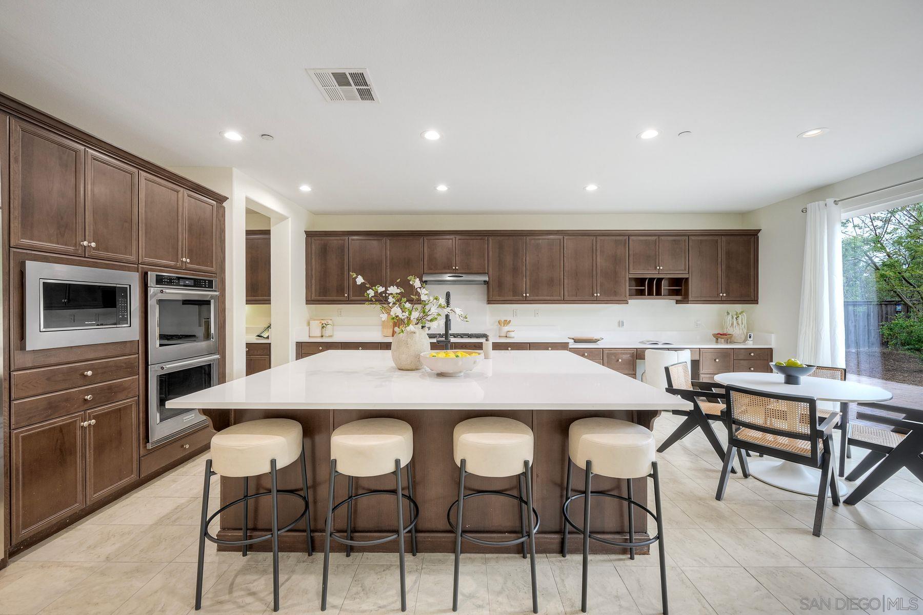 Detail Gallery Image 11 of 57 For 11559  Sweet Willow Way, San Diego,  CA 92131 - 5 Beds | 3/1 Baths